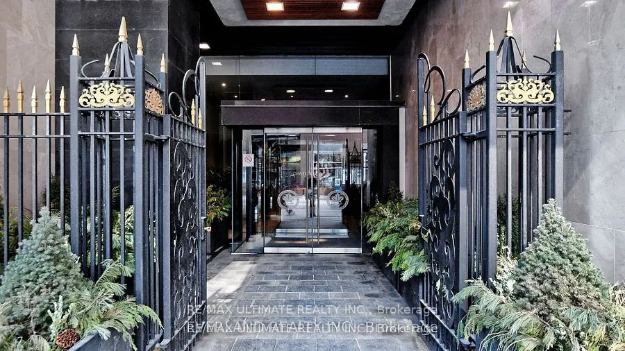 375 King Street W, #1404