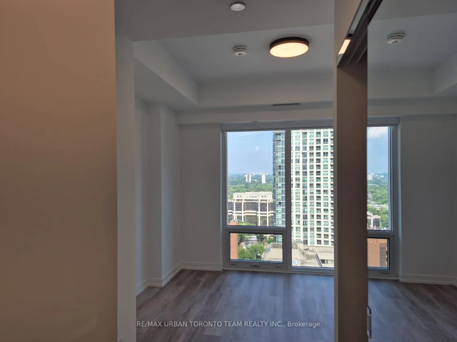 771 Yonge Street, #2806