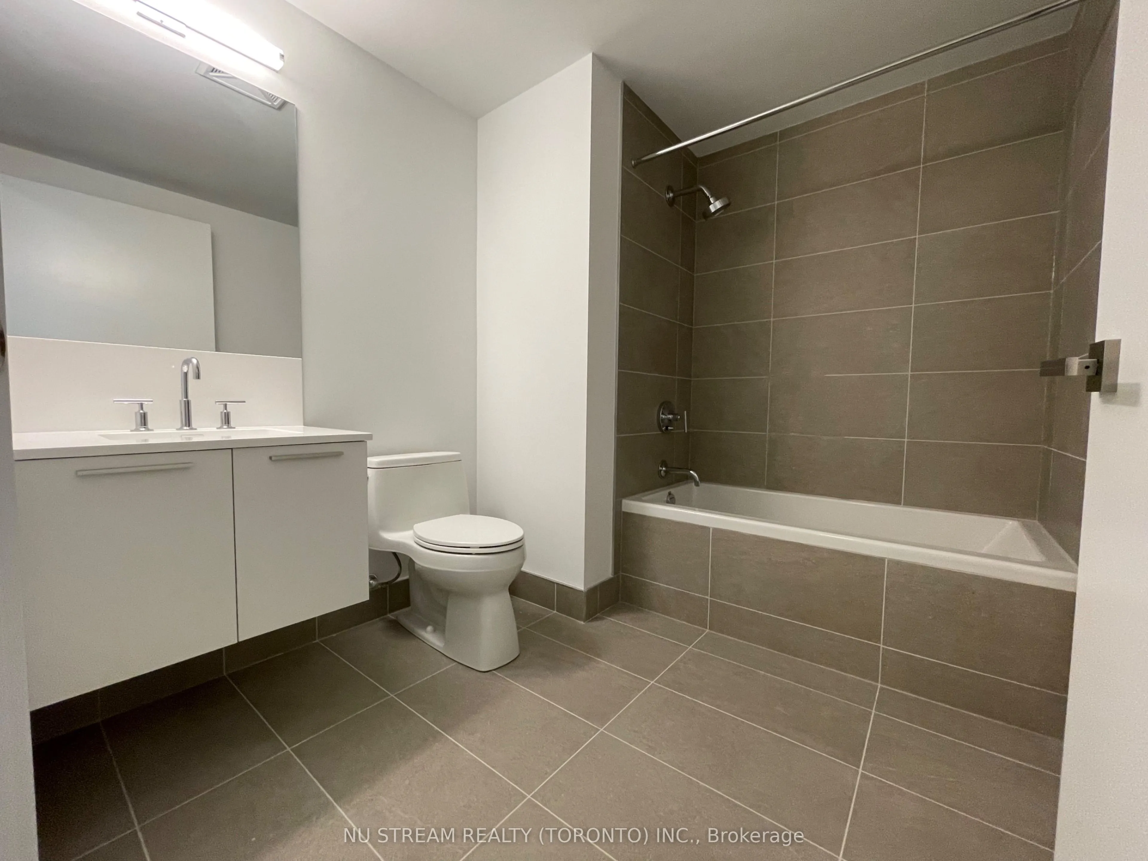 3 Gloucester Street, #3009