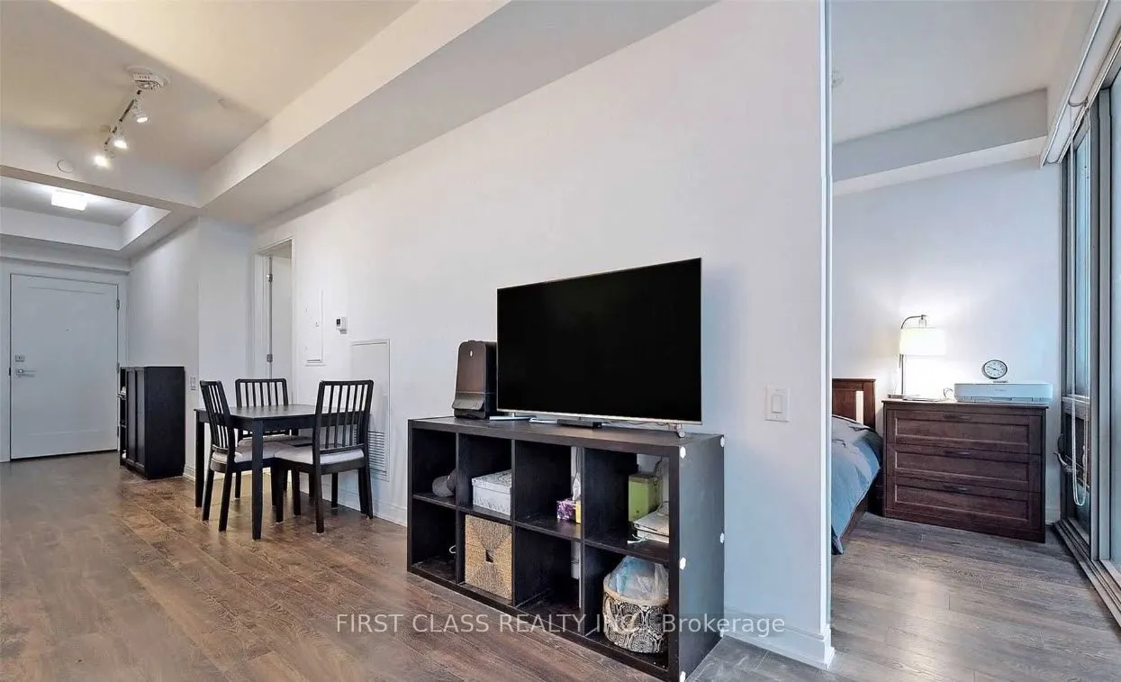 50 Charles Street E, #508