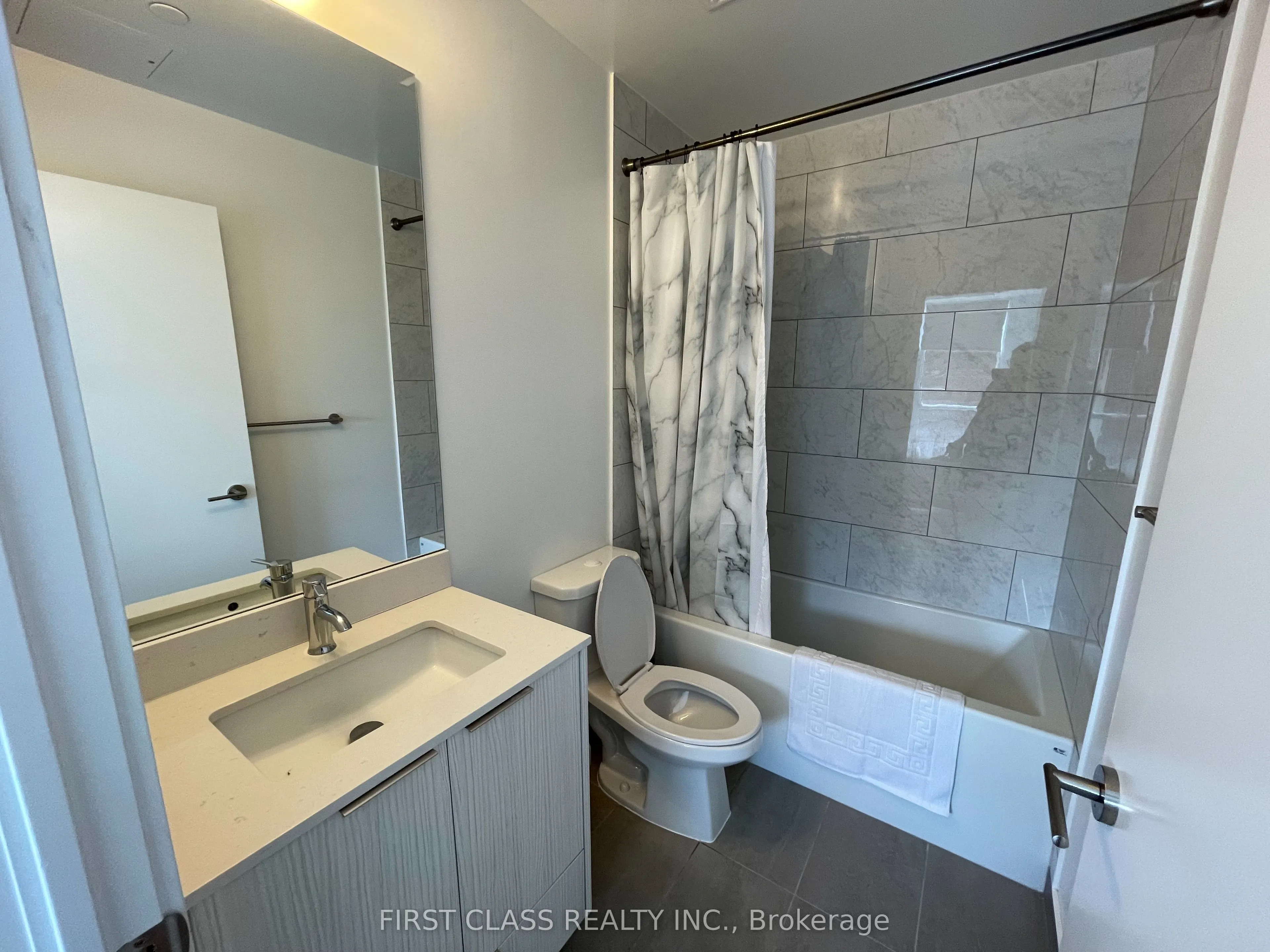 32 Forest Manor Road, #810