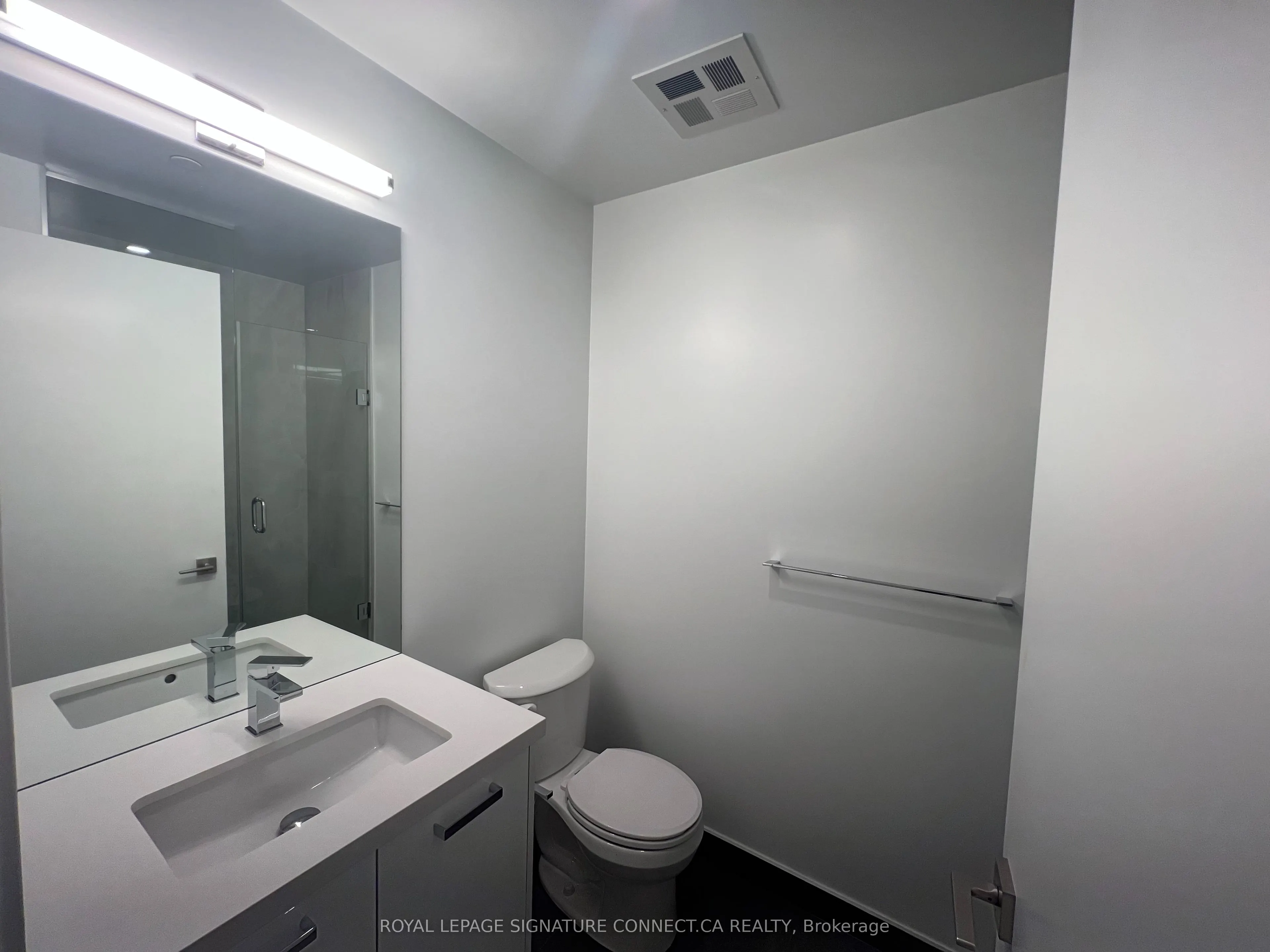 195 McCaul Street, #303