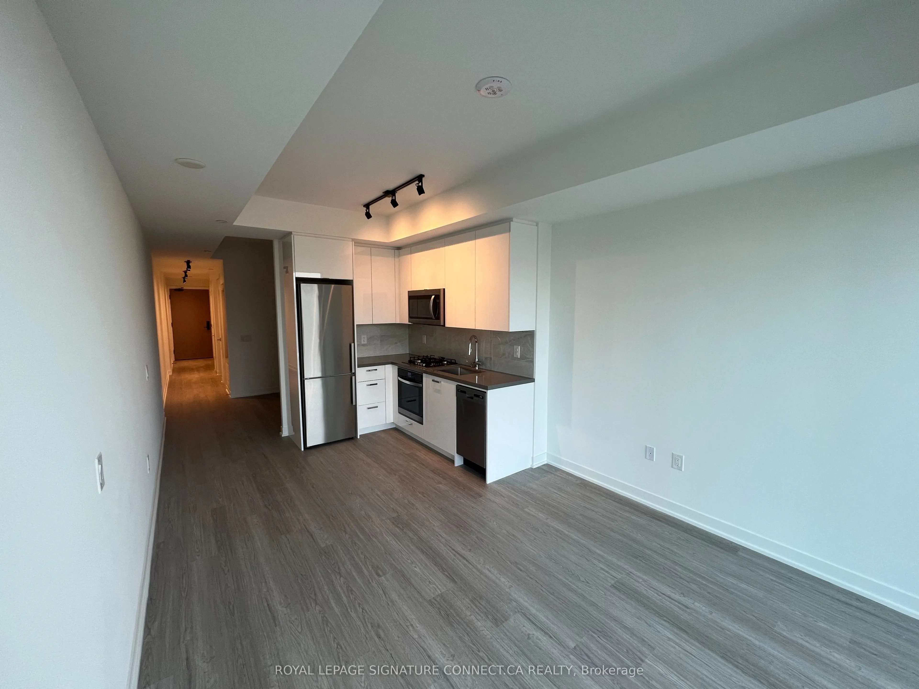 195 McCaul Street, #303