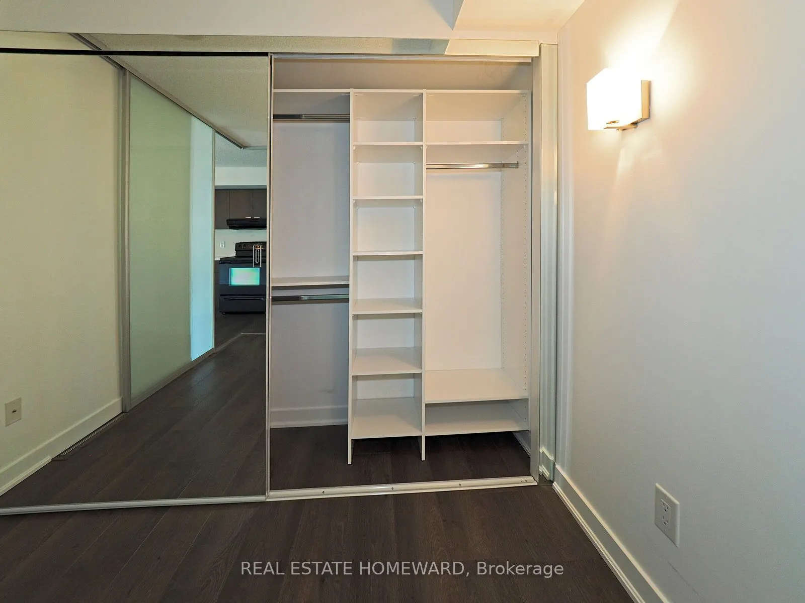 110 Charles Street E, #1111
