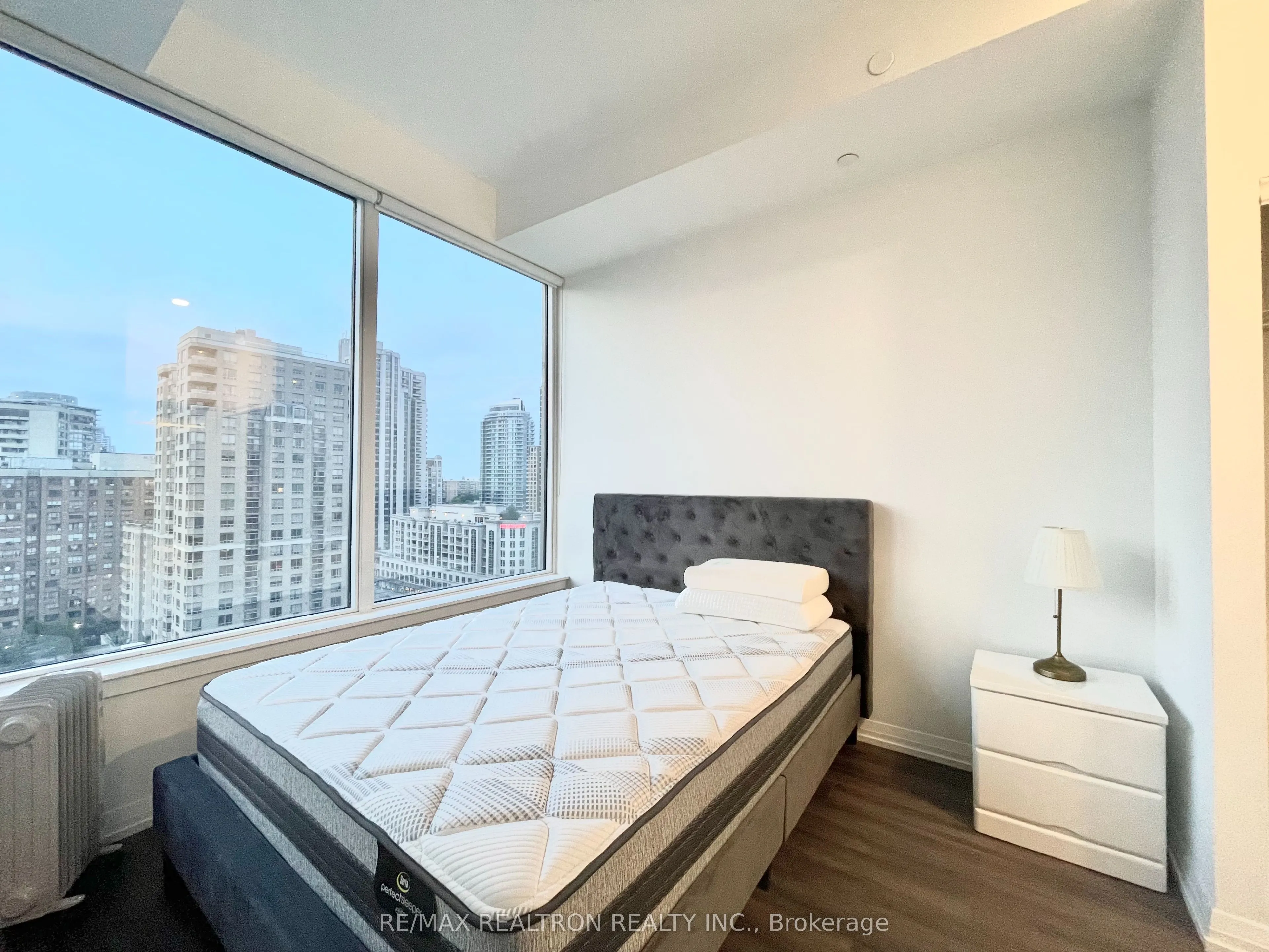 75 Canterbury Place, #1815