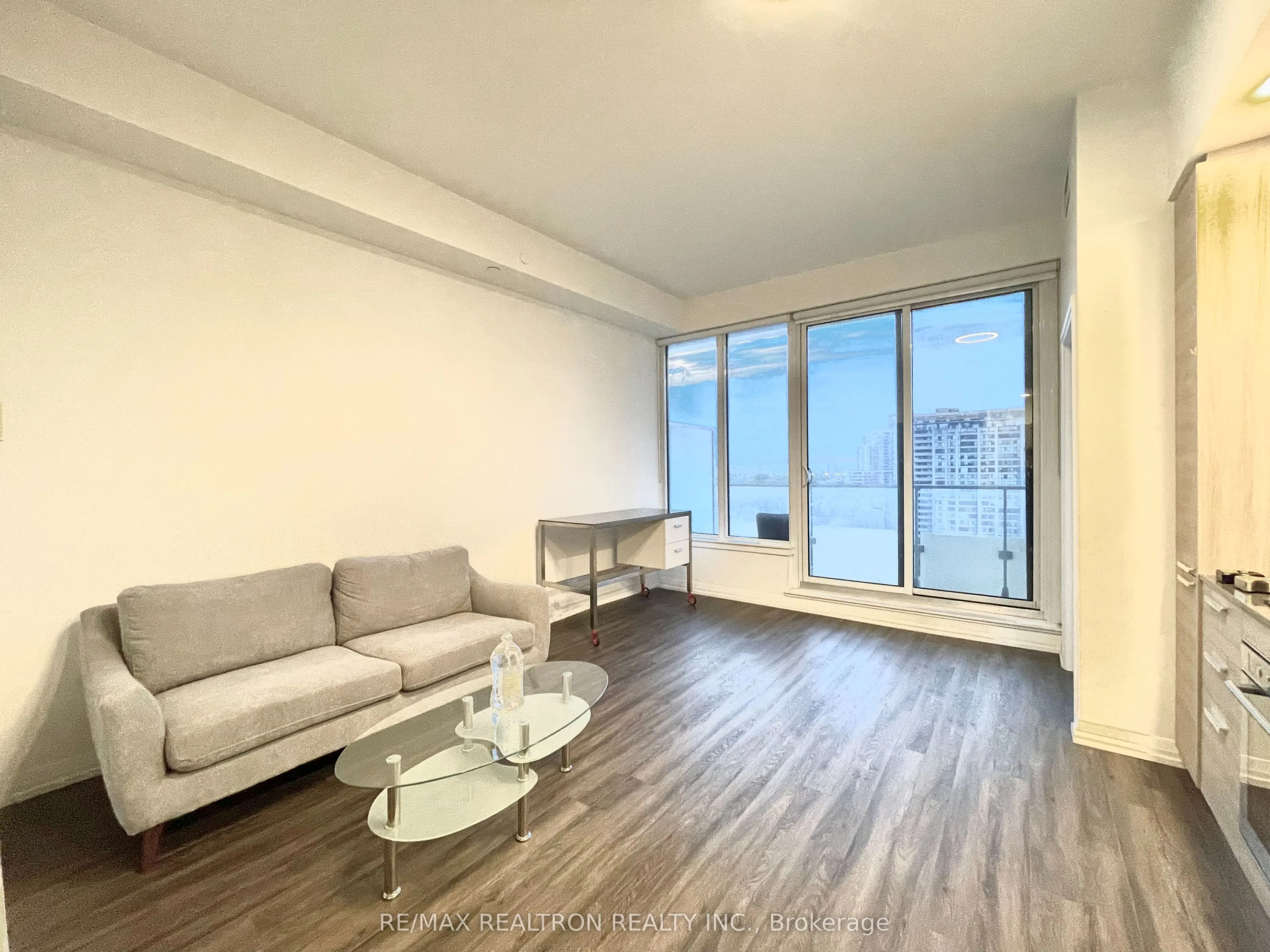 75 Canterbury Place, #1815