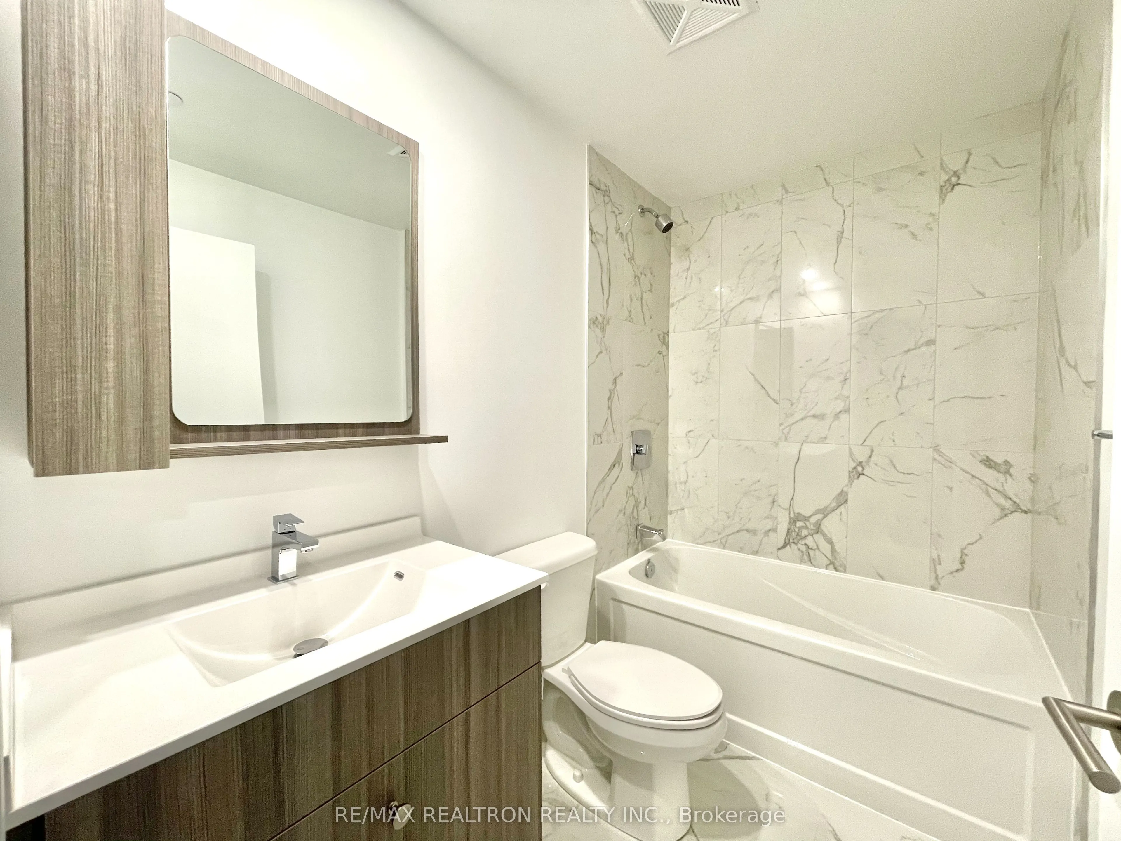 75 Canterbury Place, #1815
