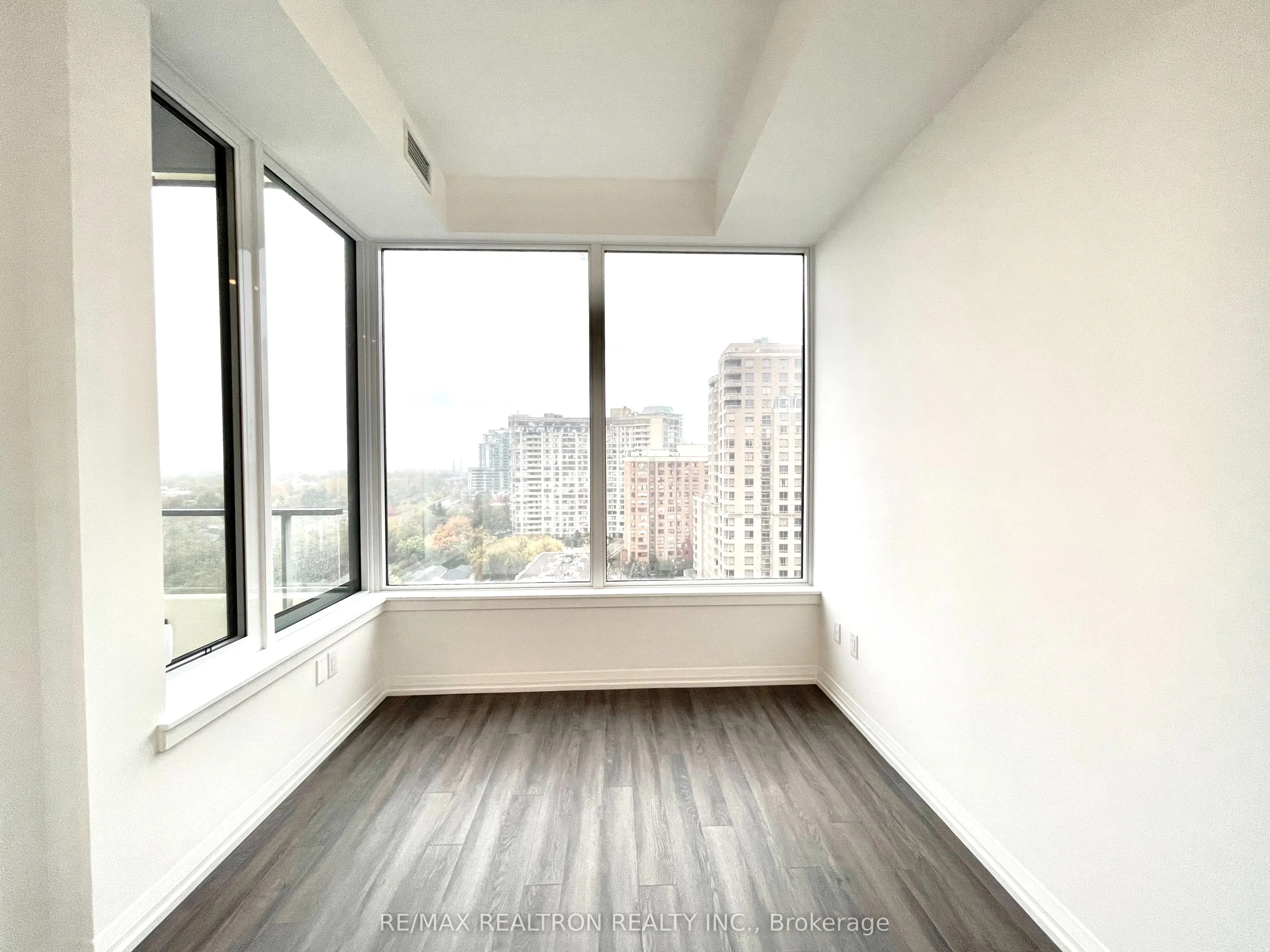 75 Canterbury Place, #1815