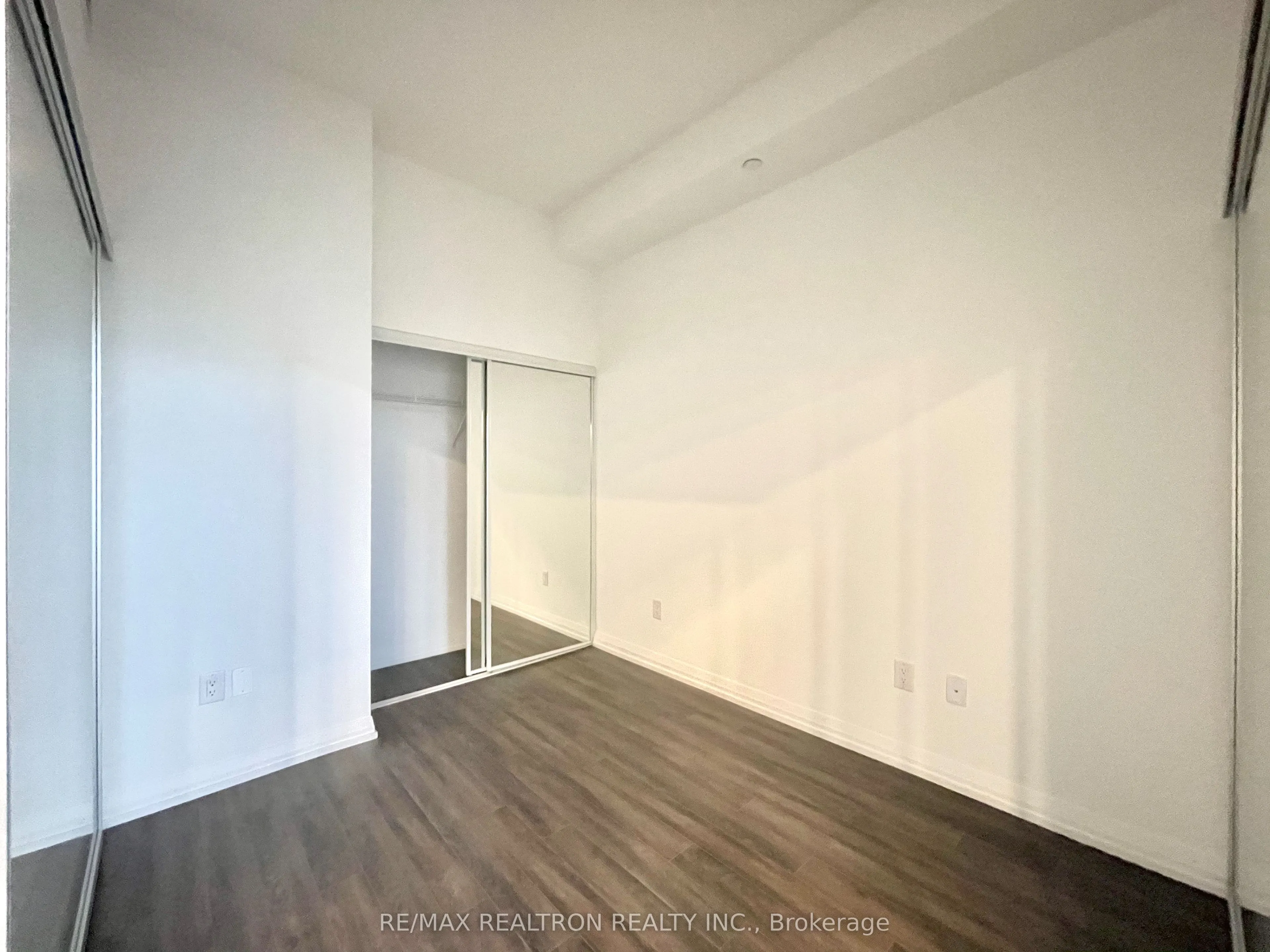 75 Canterbury Place, #1815