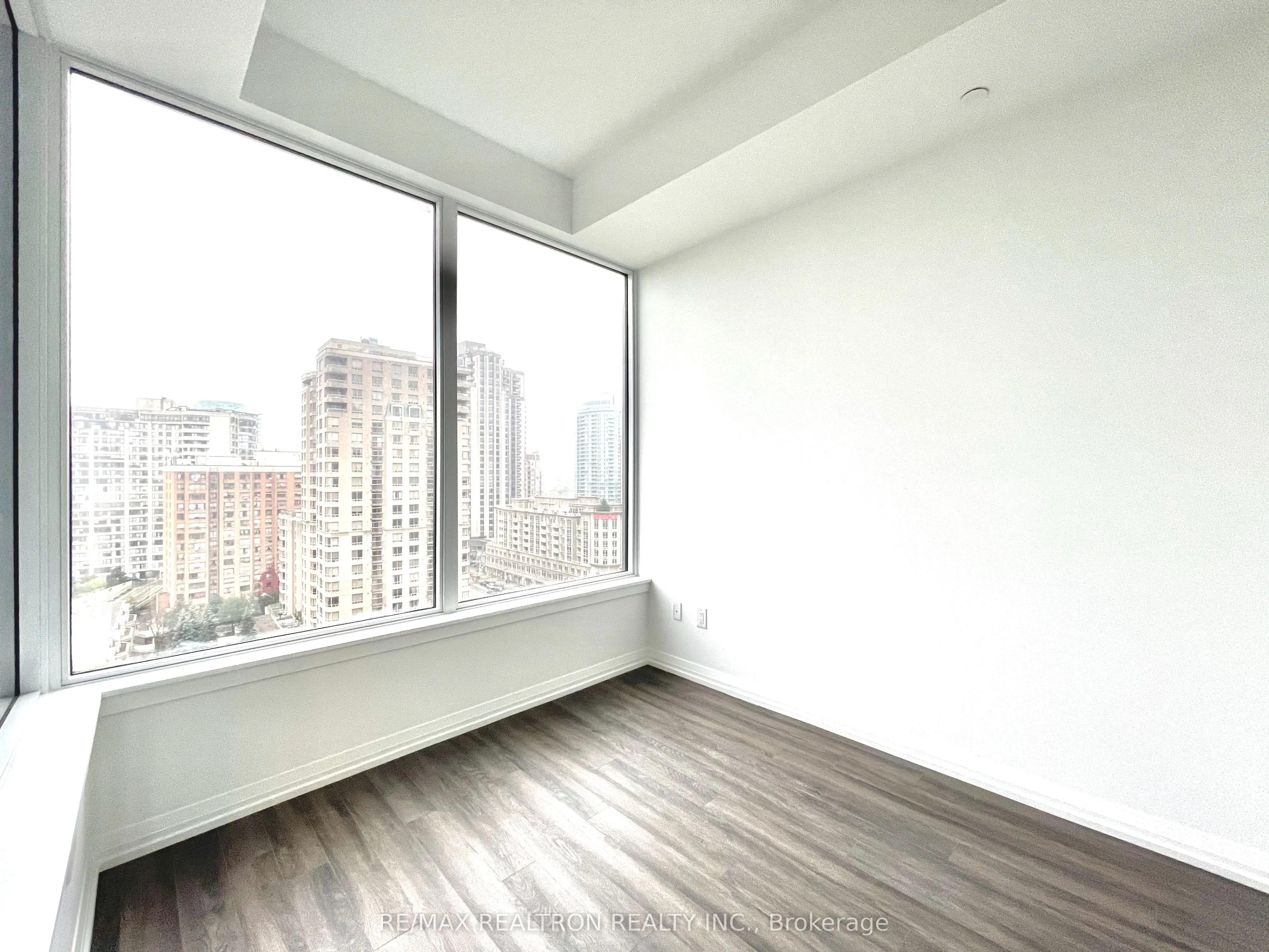 75 Canterbury Place, #1815