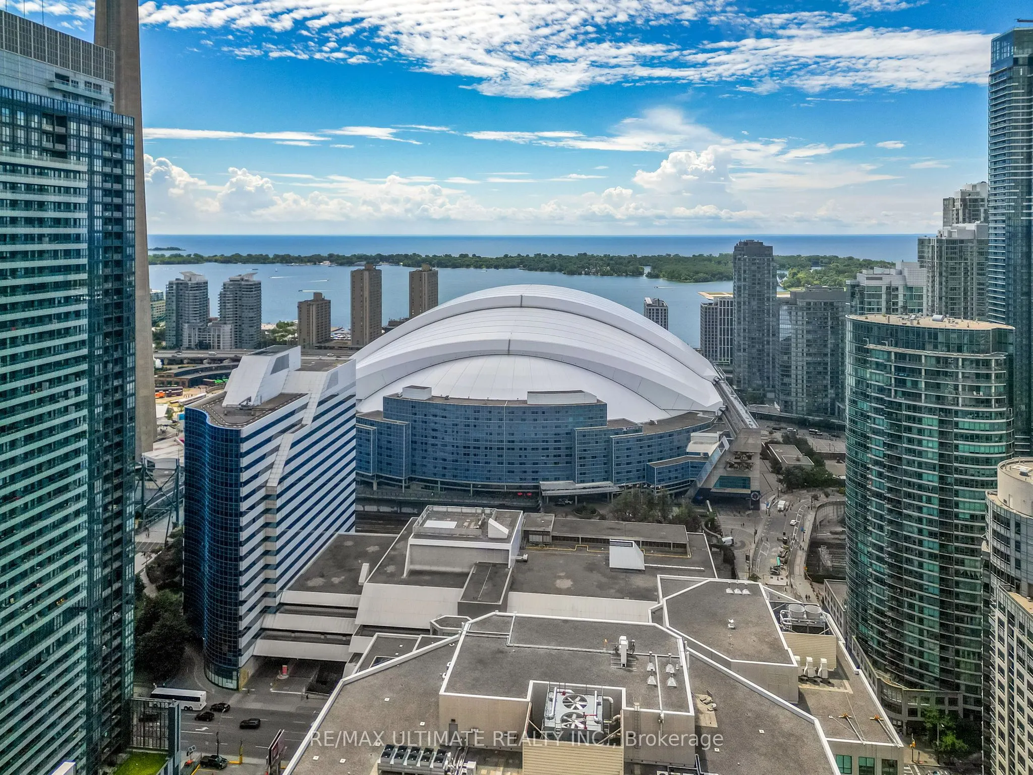 270 Wellington Street W, #222