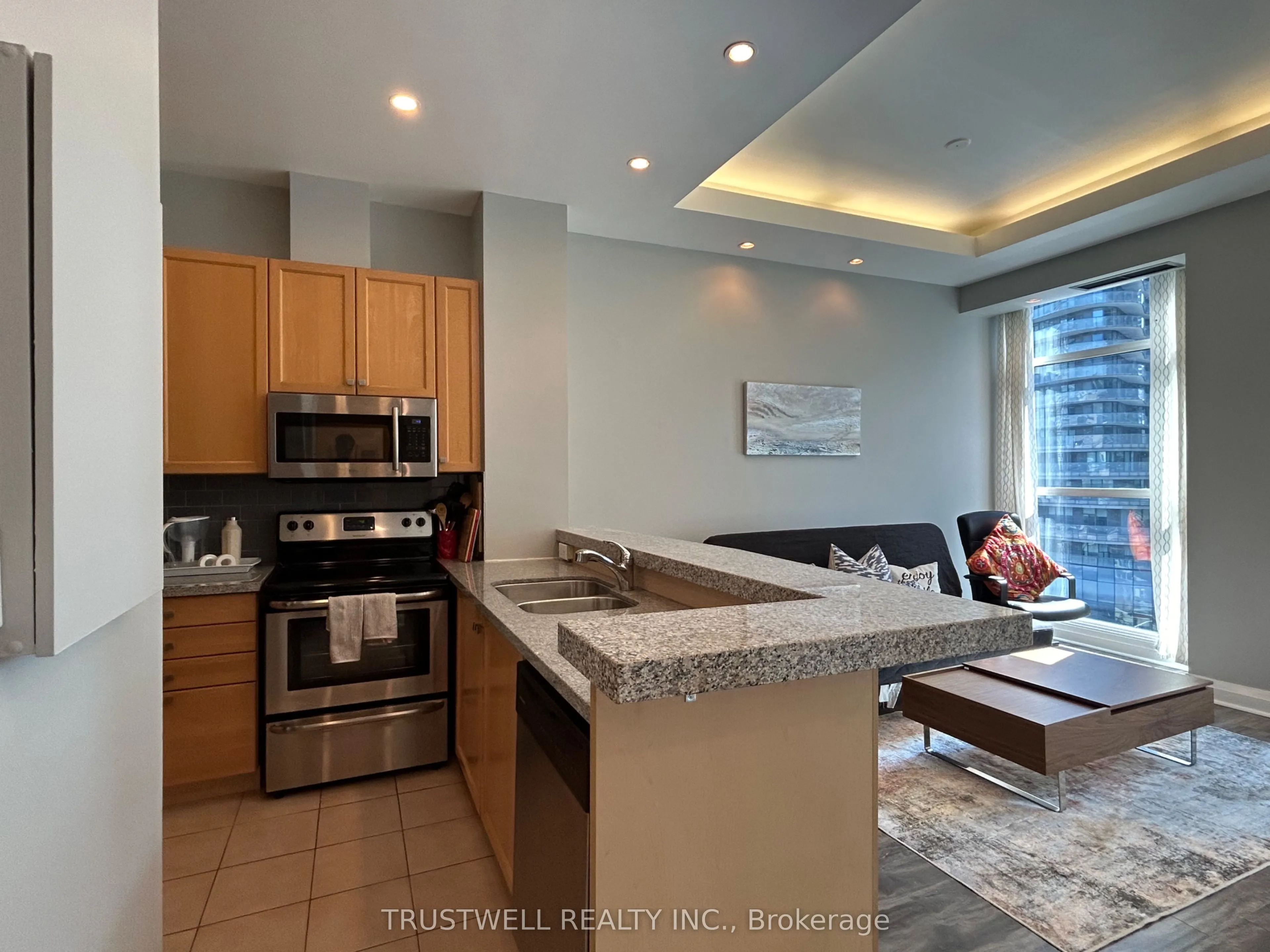 8 Wellesley Street E, #909