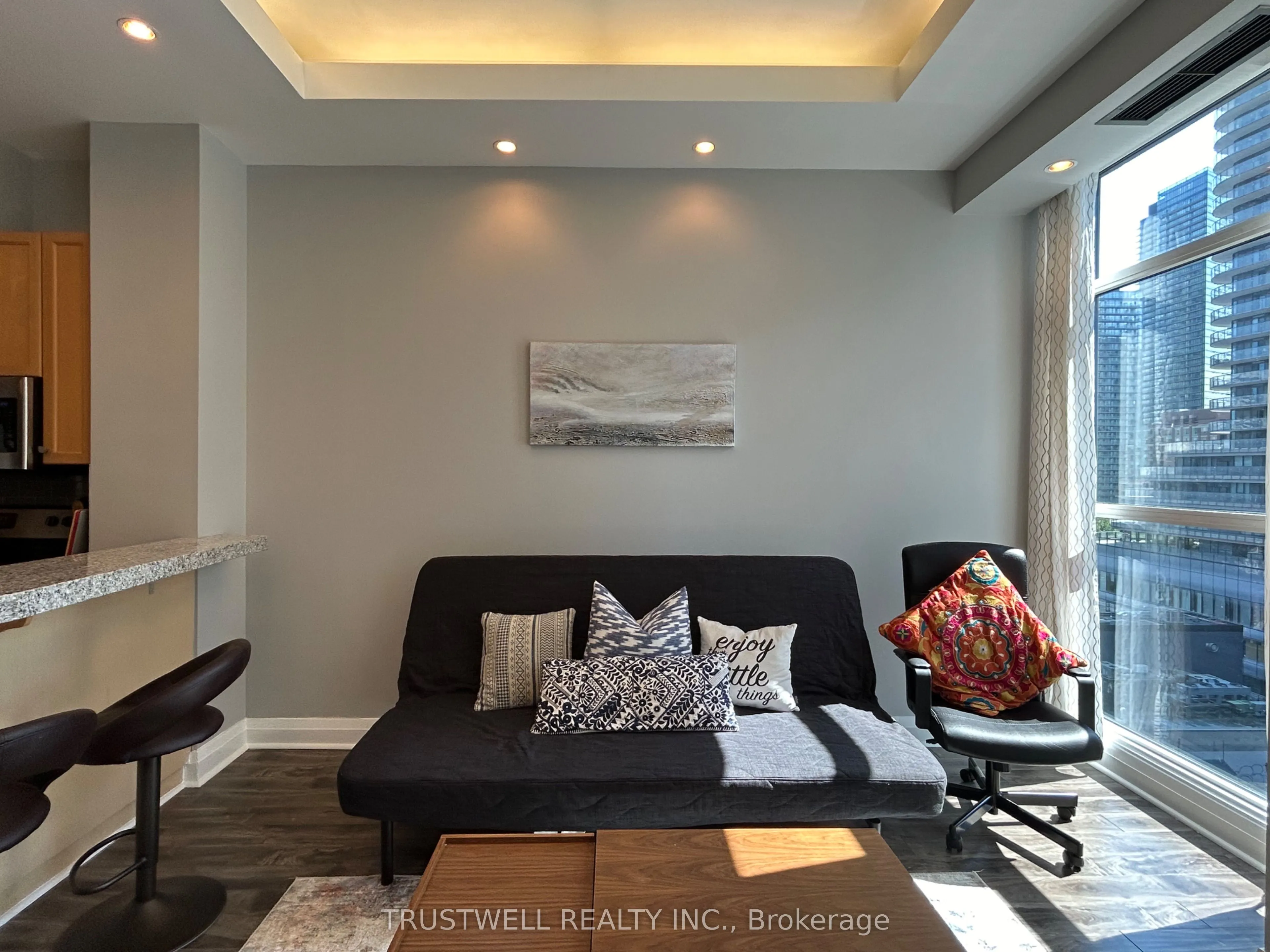 8 Wellesley Street E, #909