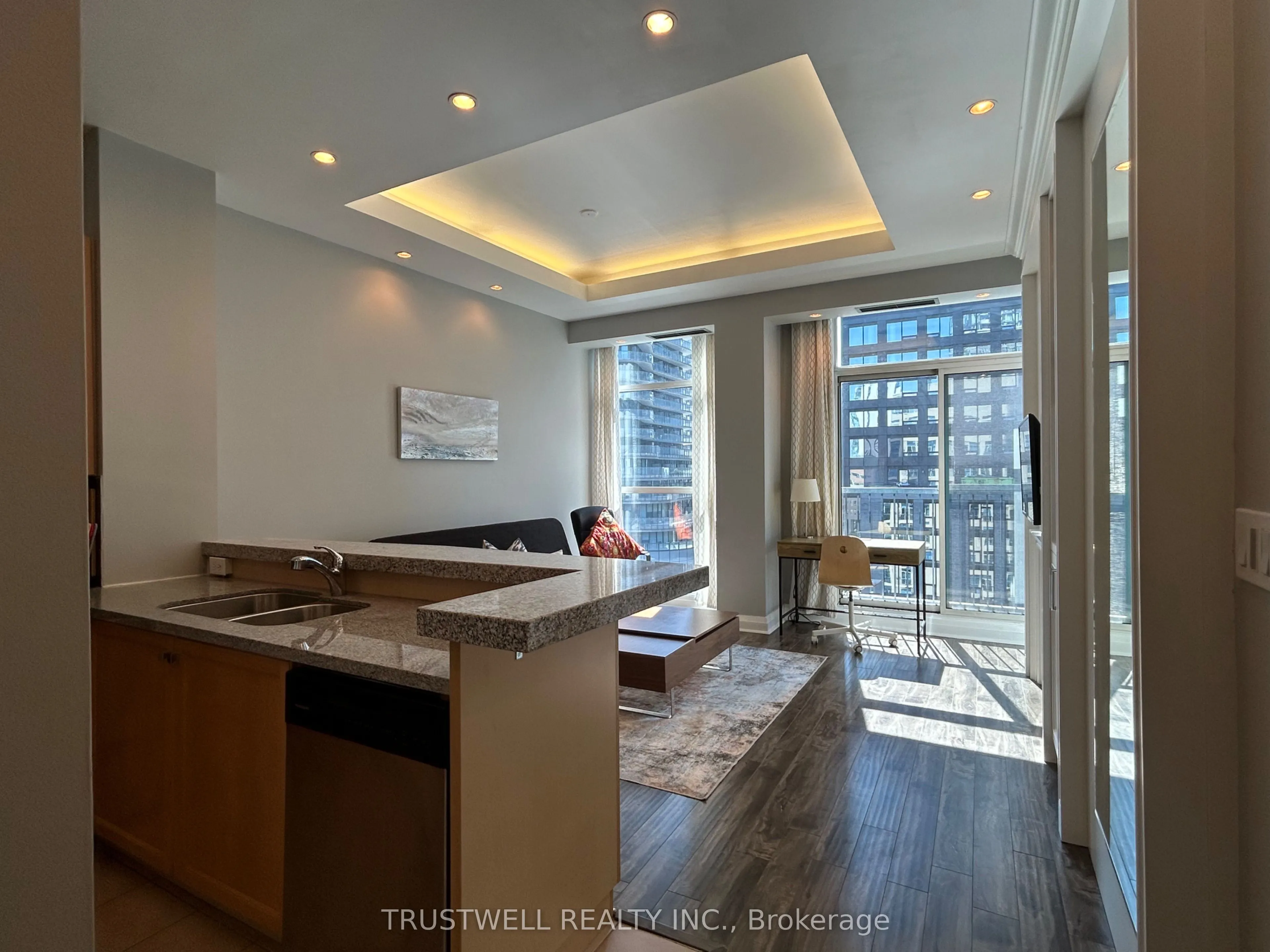 8 Wellesley Street E, #909