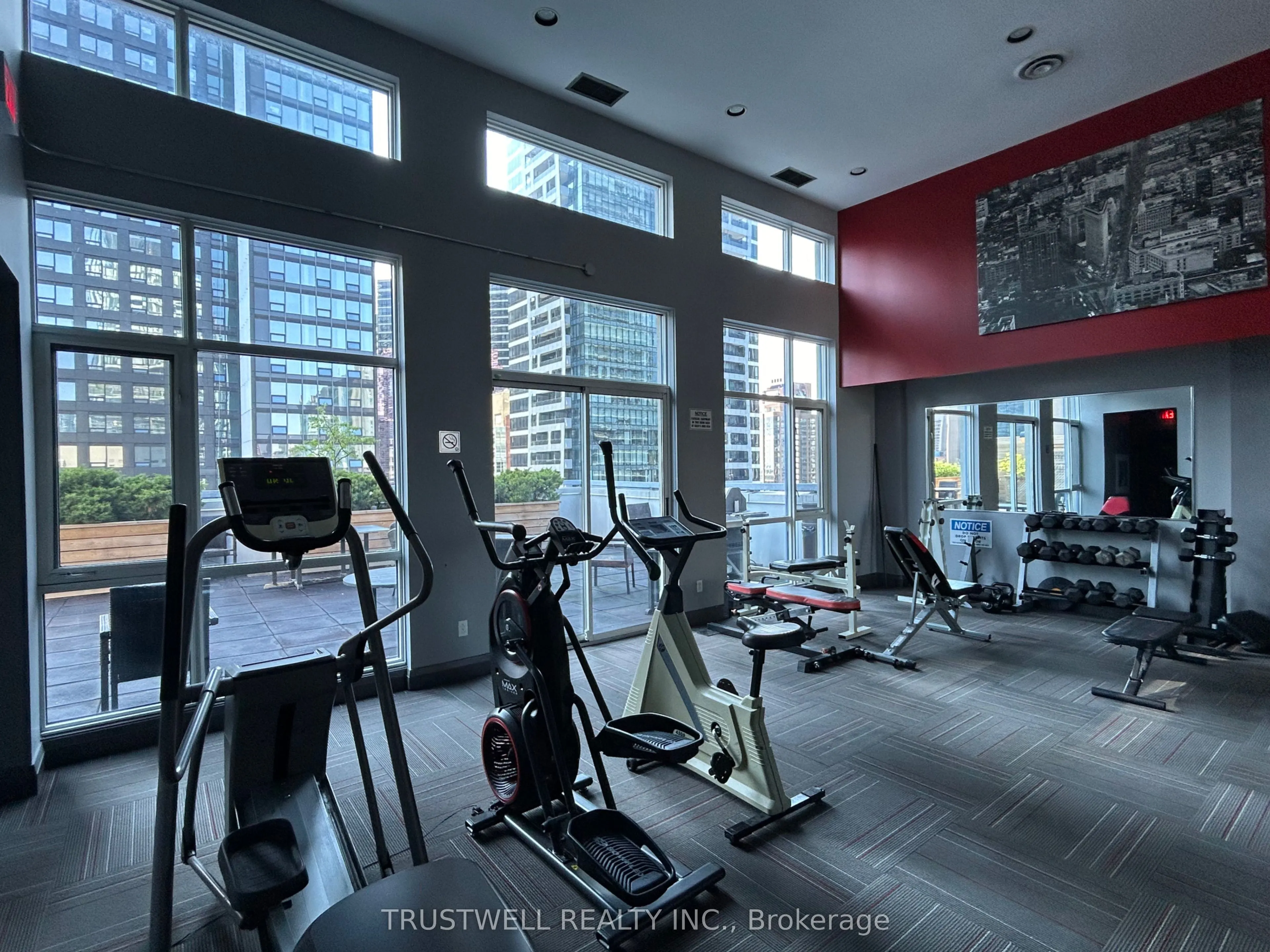 8 Wellesley Street E, #909