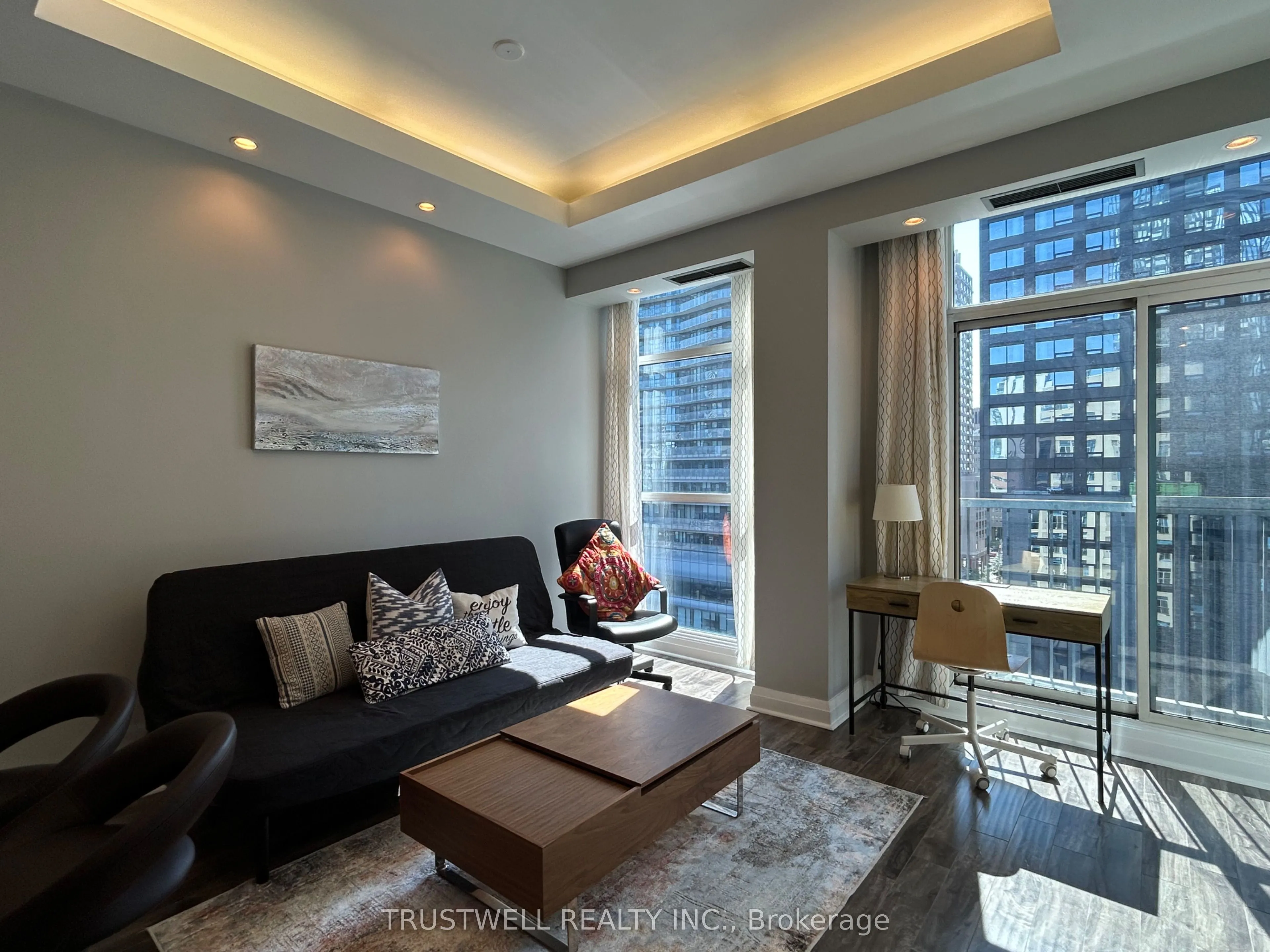 8 Wellesley Street E, #909