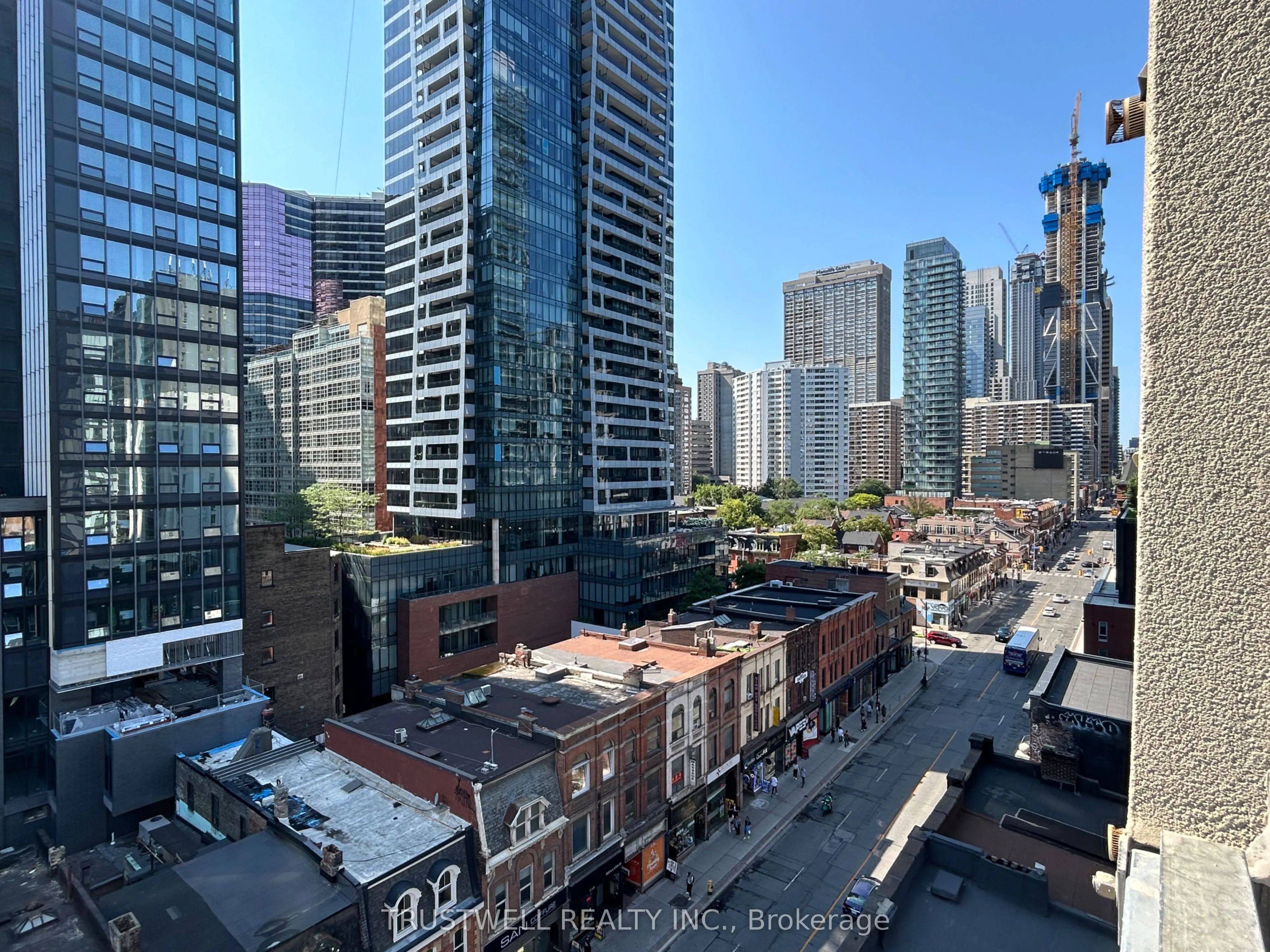 8 Wellesley Street E, #909