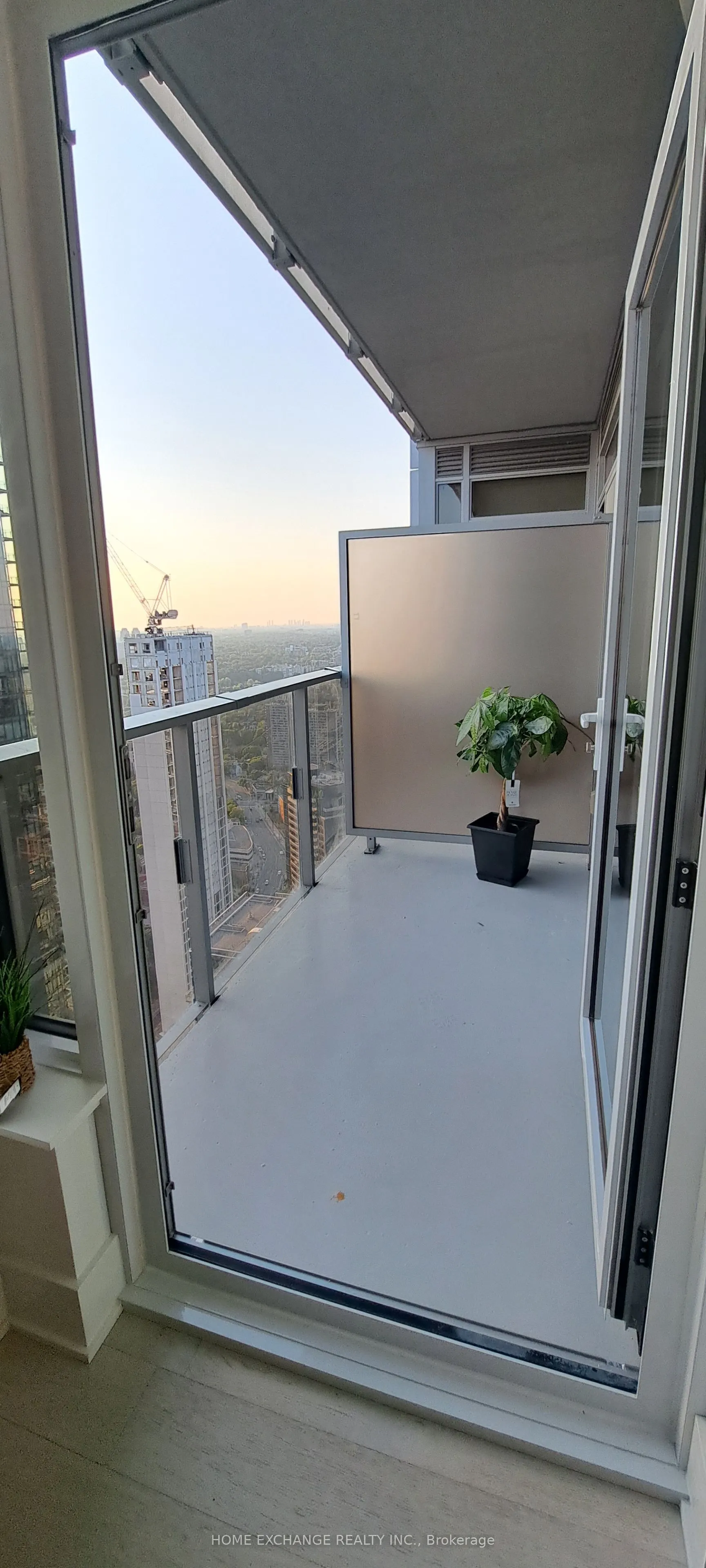 11 Yorkville Avenue W, #4610