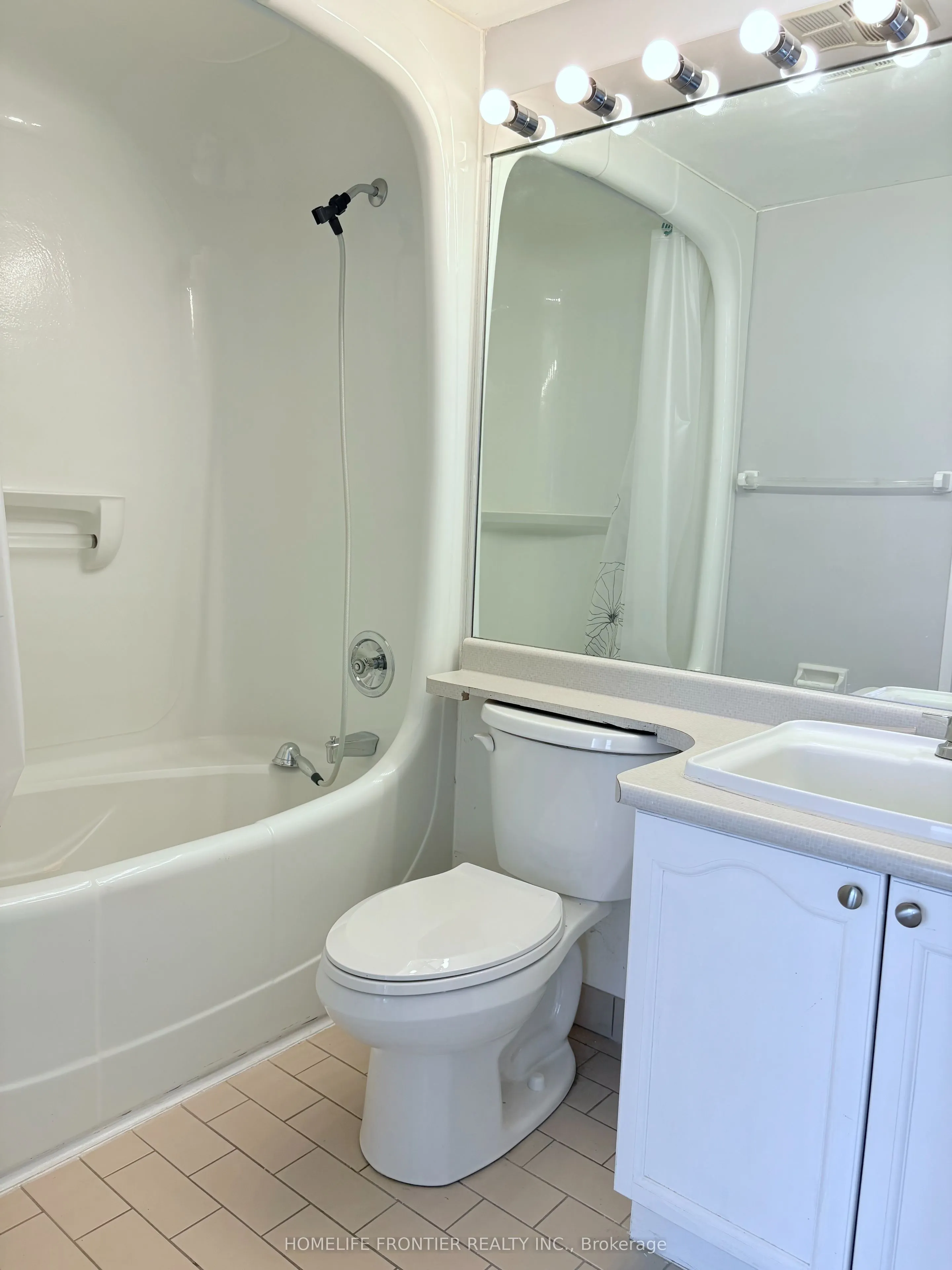 7 Bishop Avenue, #618