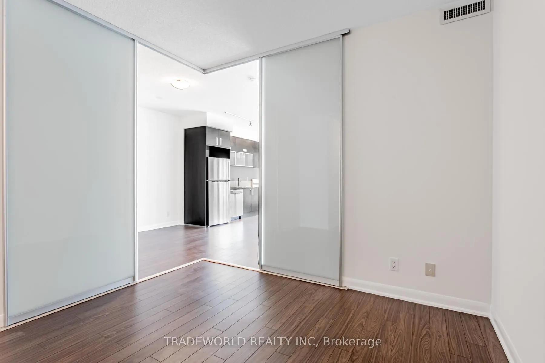 205 Frederick Street, #909