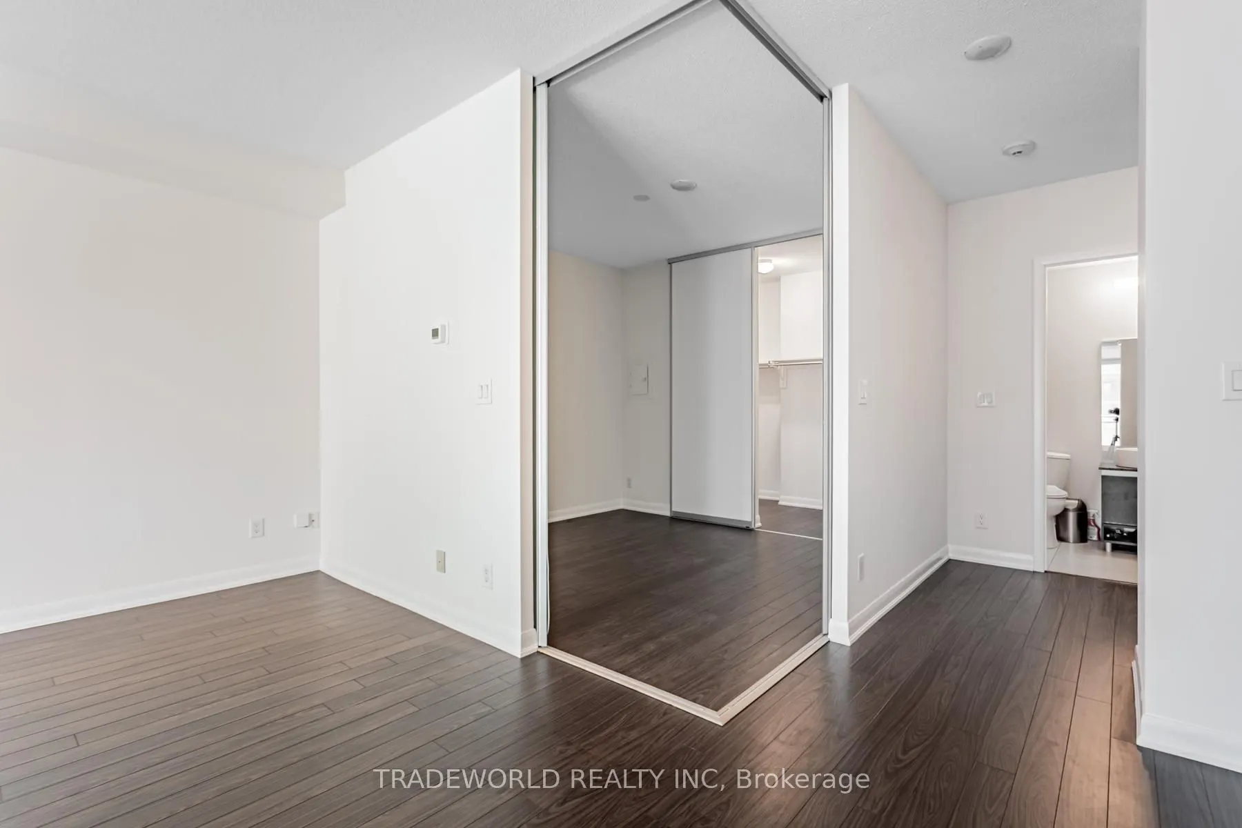 205 Frederick Street, #909