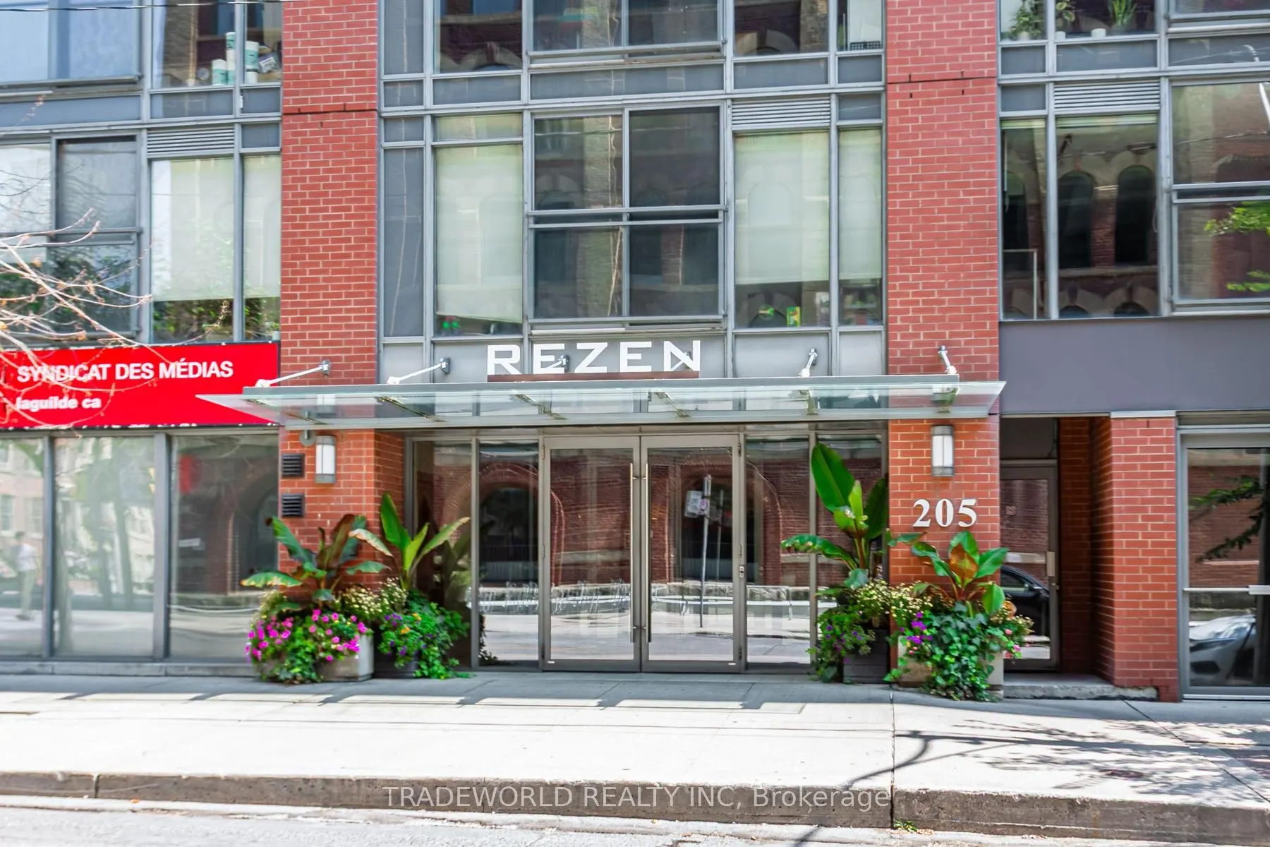 205 Frederick Street, #909