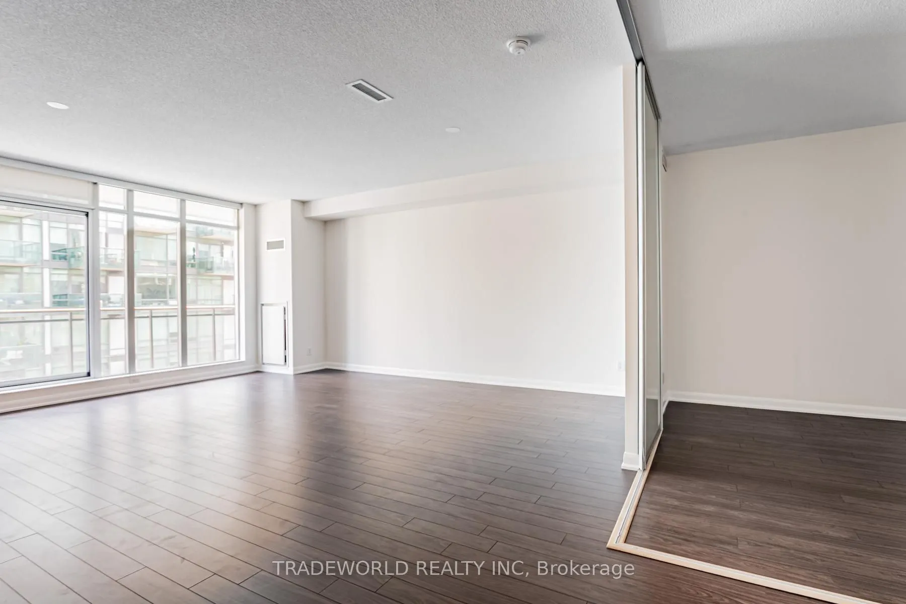 205 Frederick Street, #909