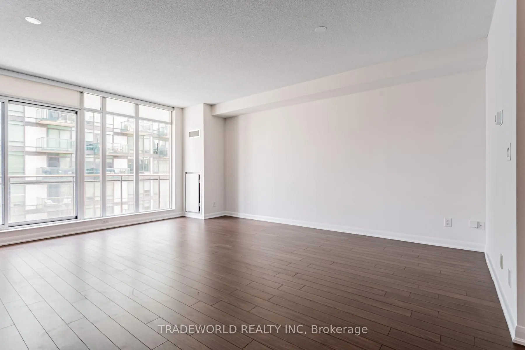 205 Frederick Street, #909