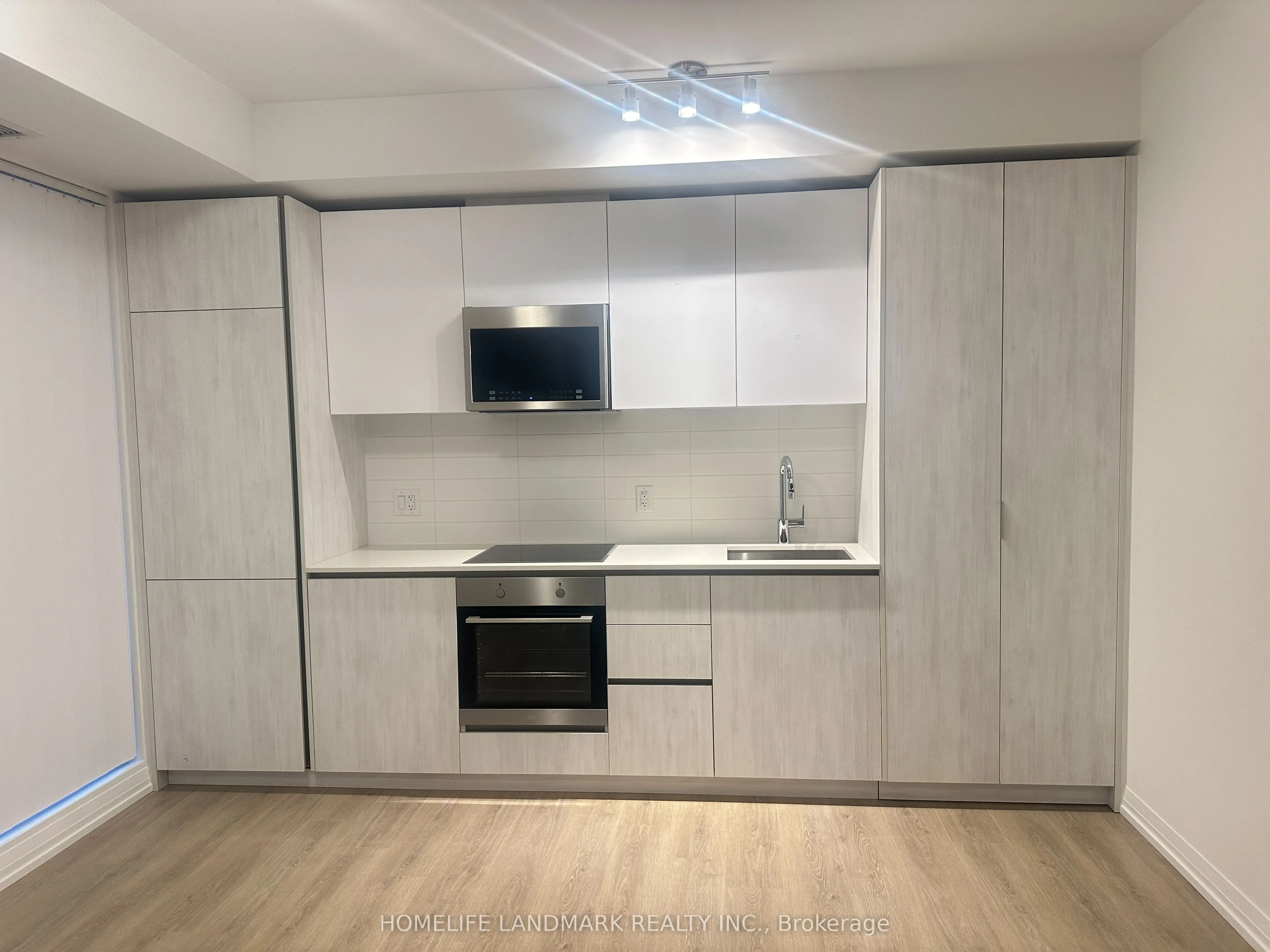 8 Widmer Street, #1012