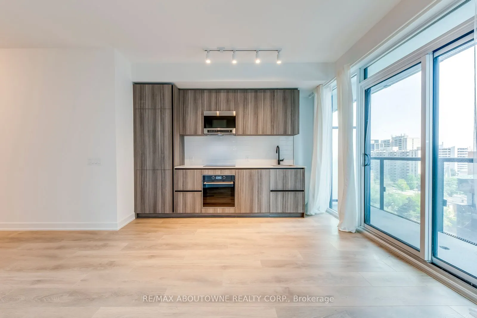 117 broadway Avenue, #1012