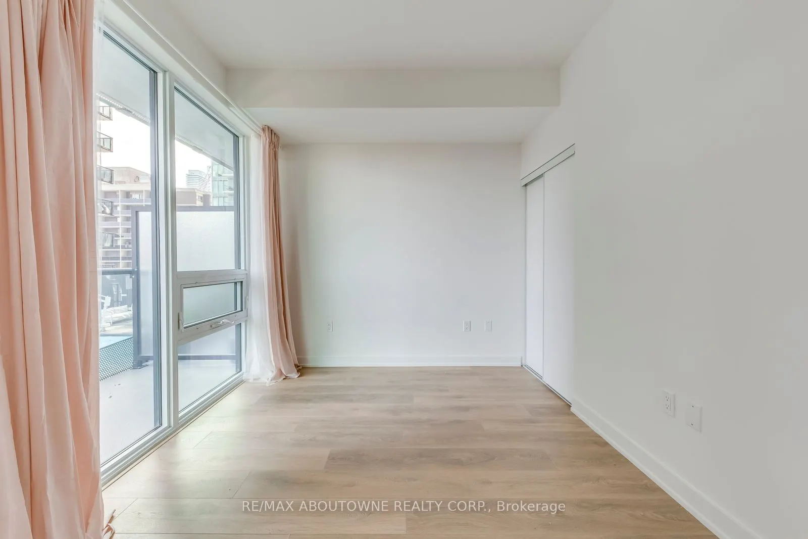 117 broadway Avenue, #1012