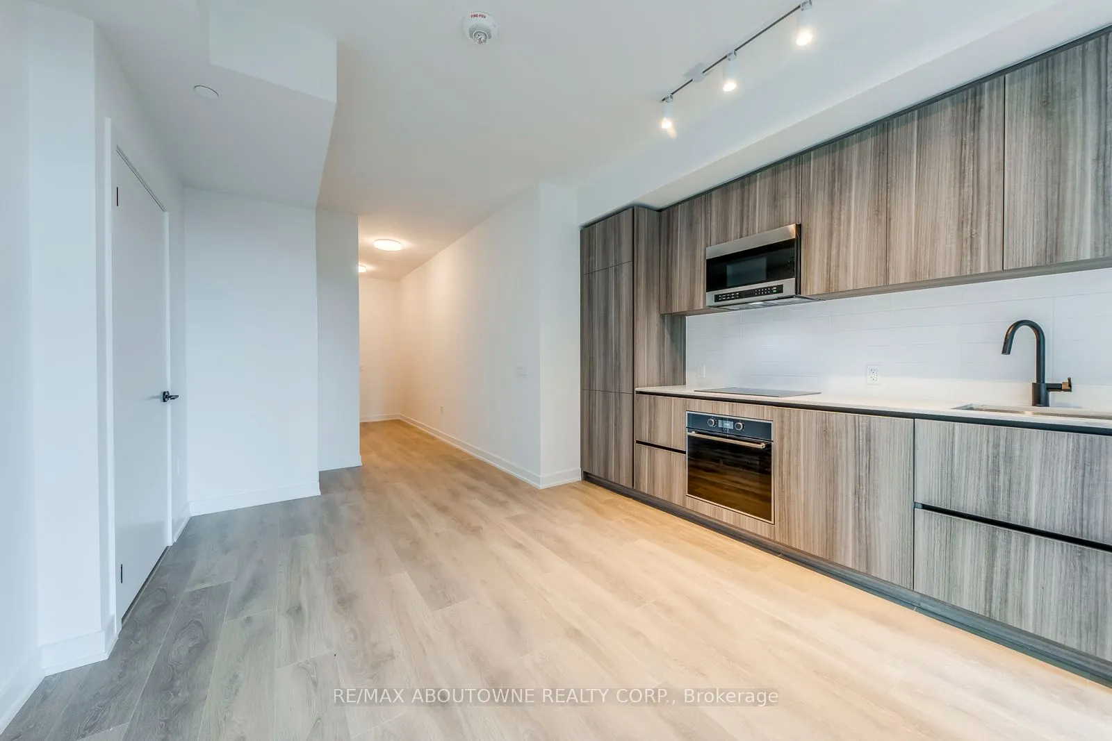 117 broadway Avenue, #1012
