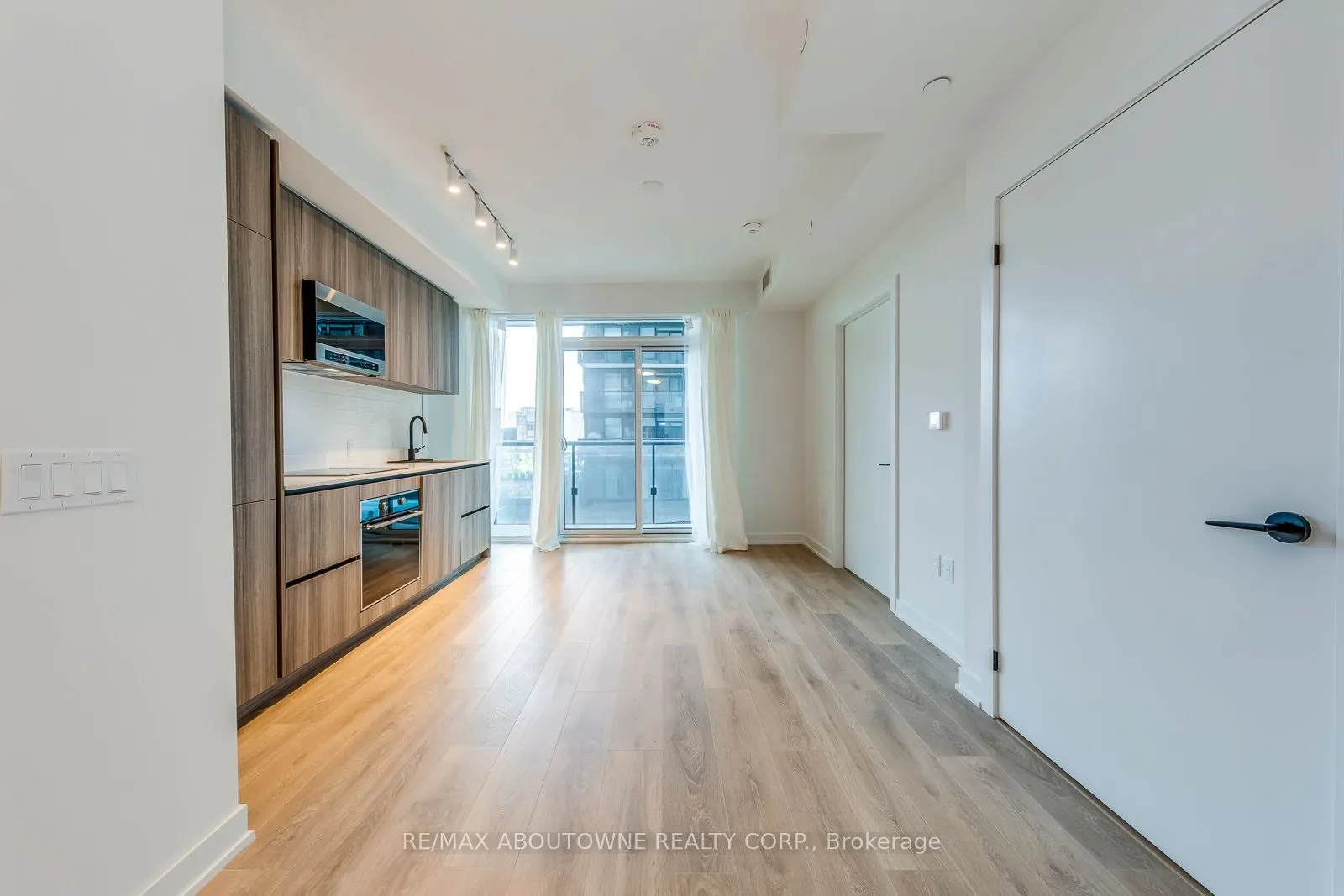 117 broadway Avenue, #1012