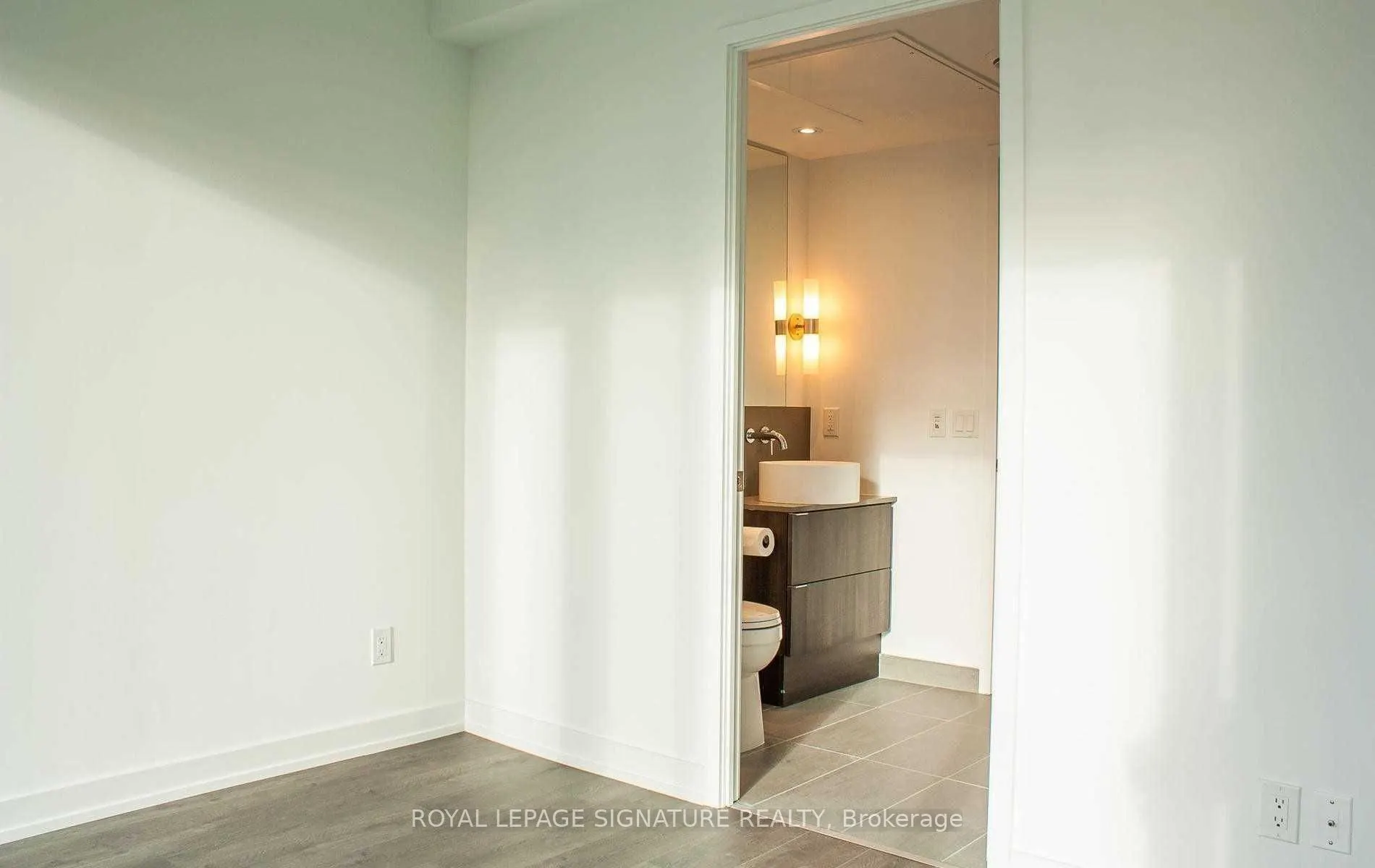 161 Roehampton Avenue, #1612