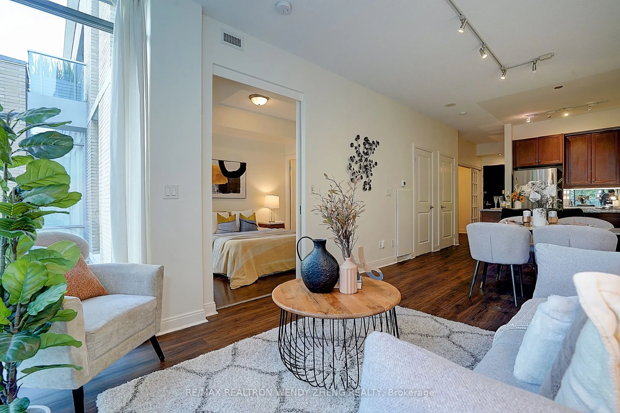 21 Scollard Street, #411