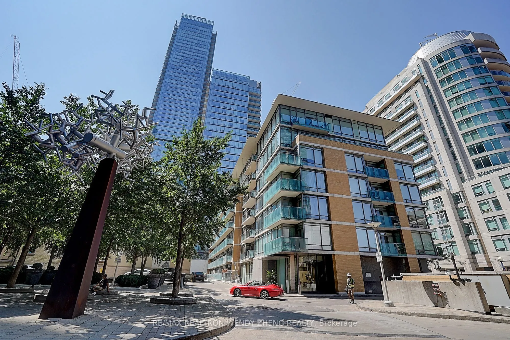 21 Scollard Street, #411