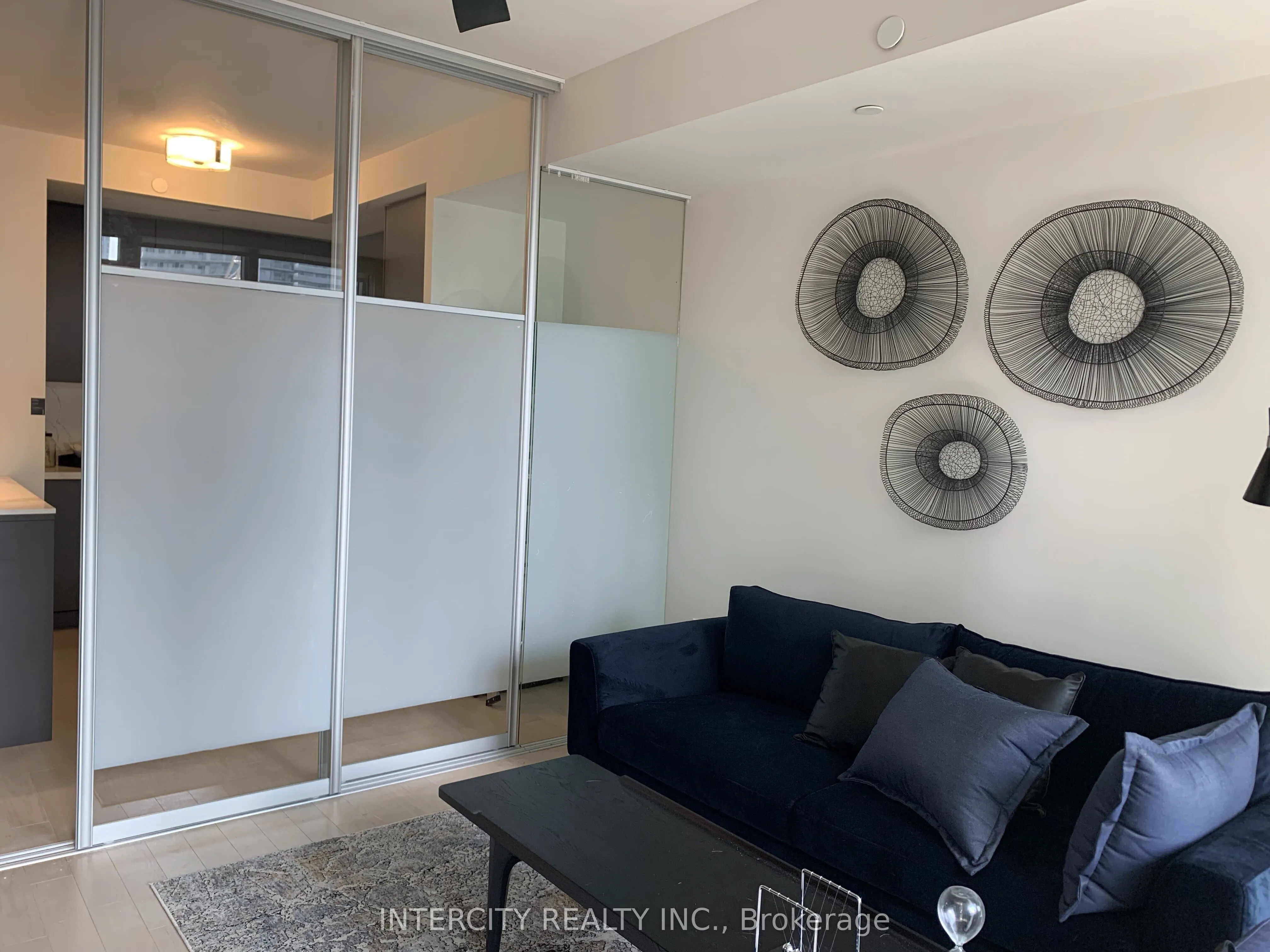 330 Richmond Street W, #2516