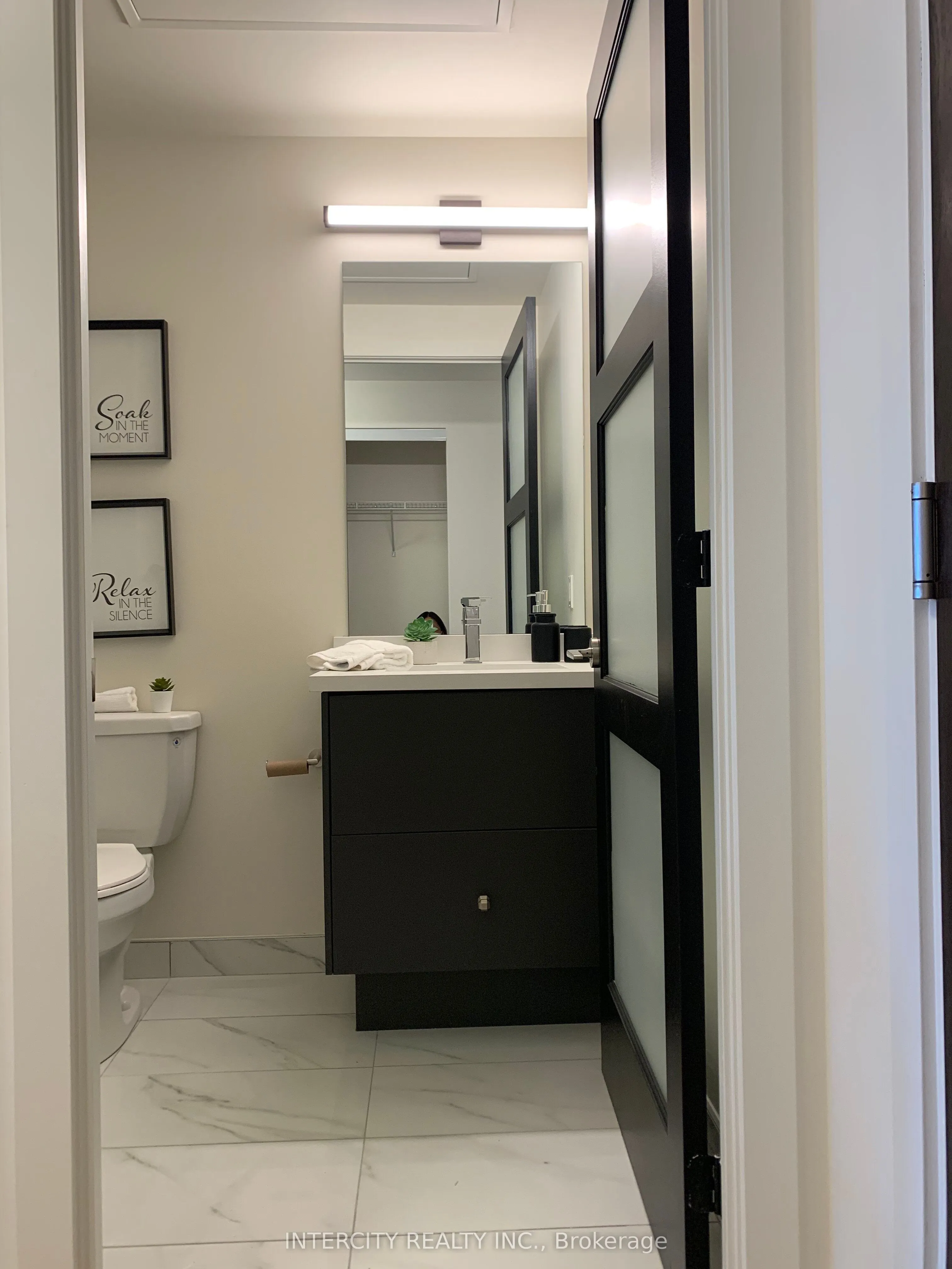 330 Richmond Street W, #2516