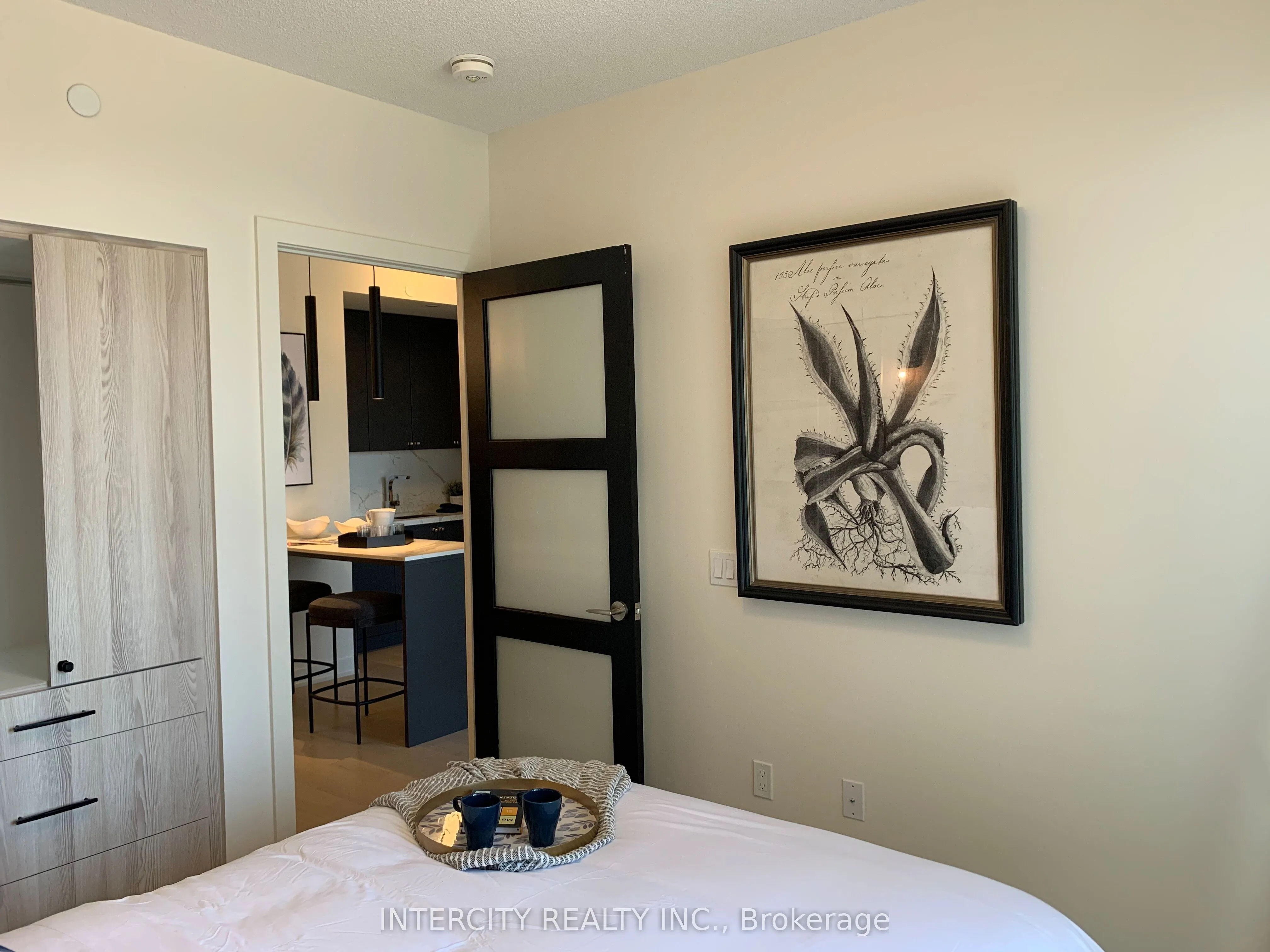 330 Richmond Street W, #2516