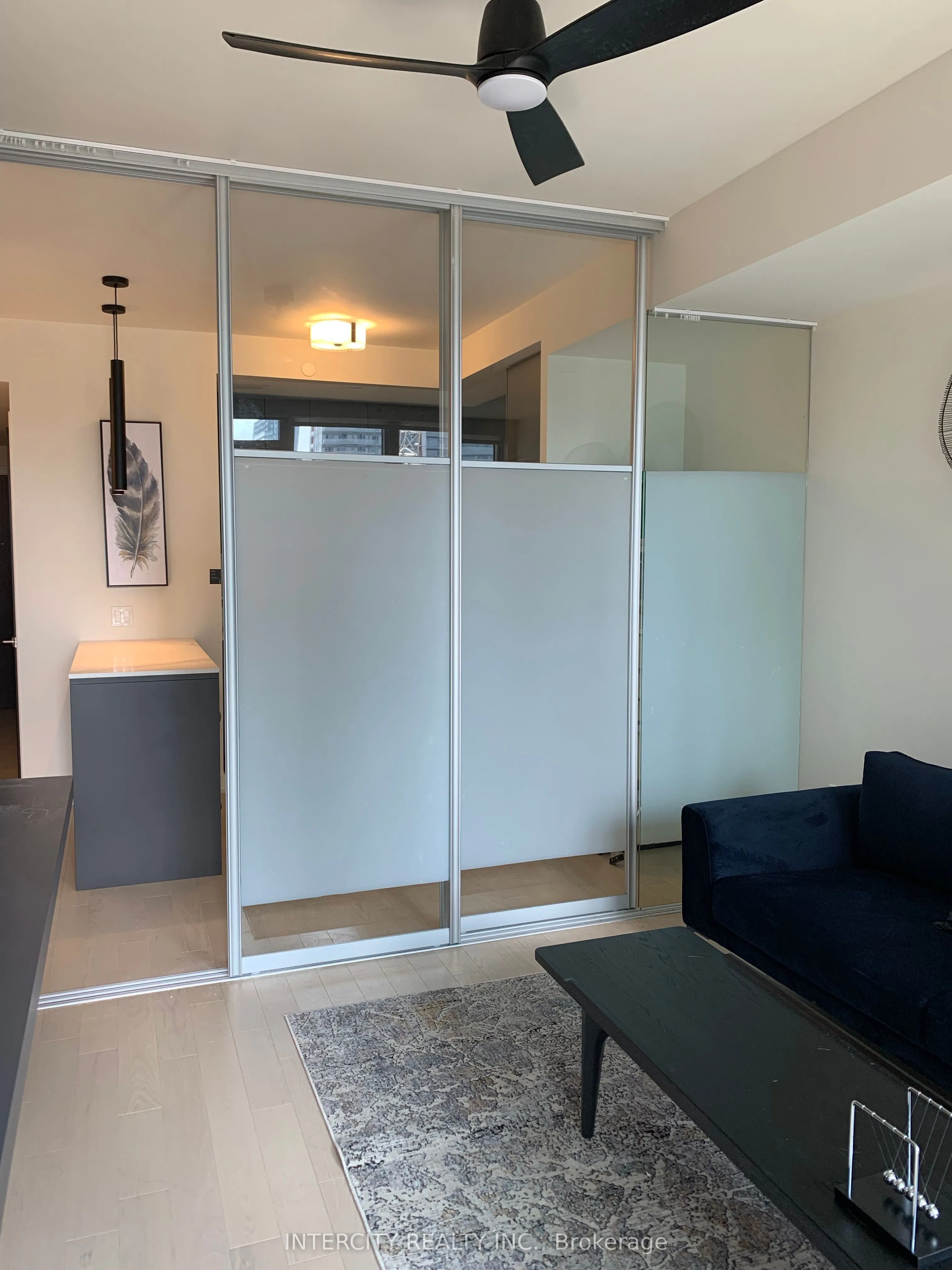 330 Richmond Street W, #2516