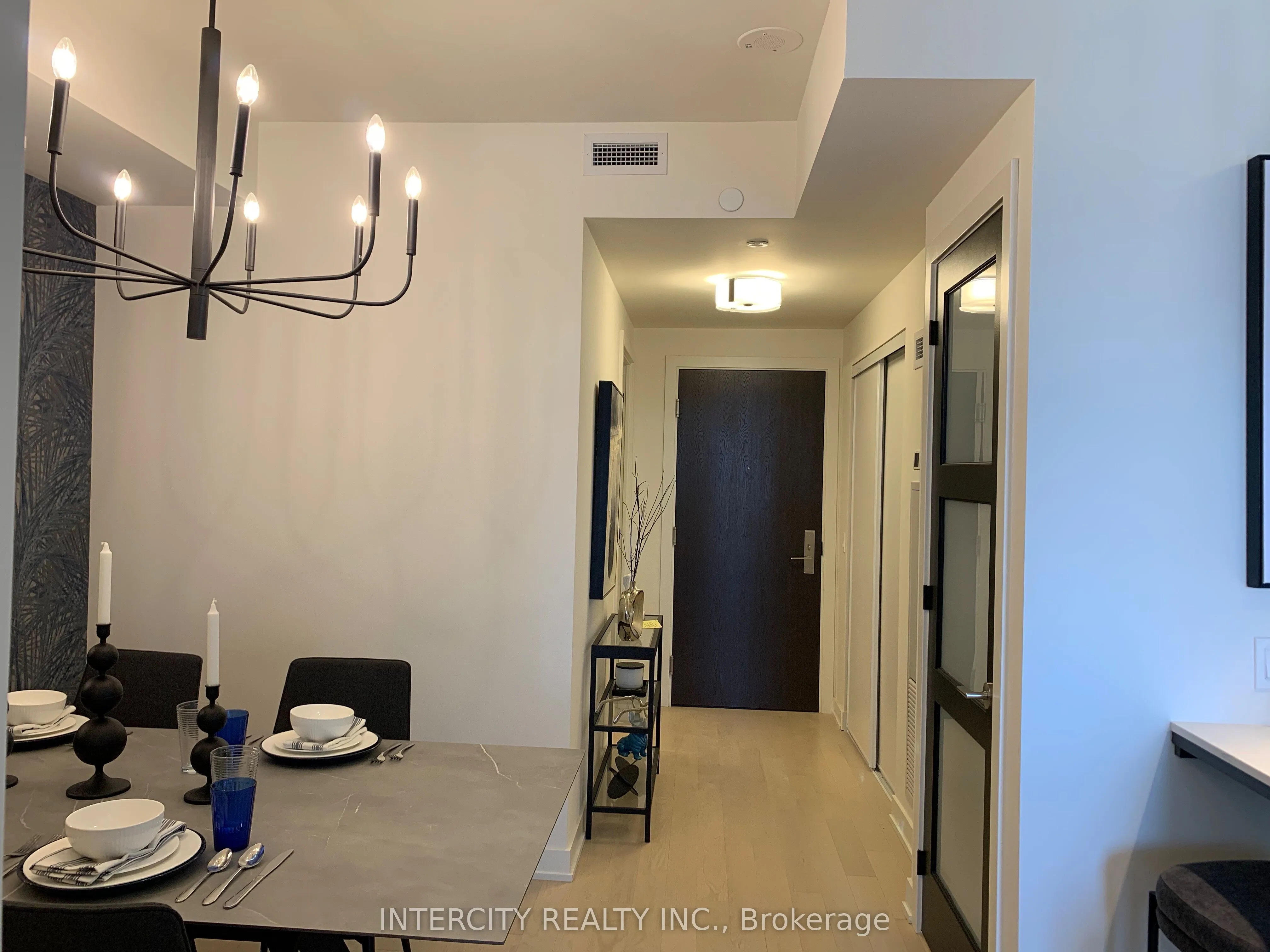 330 Richmond Street W, #2516