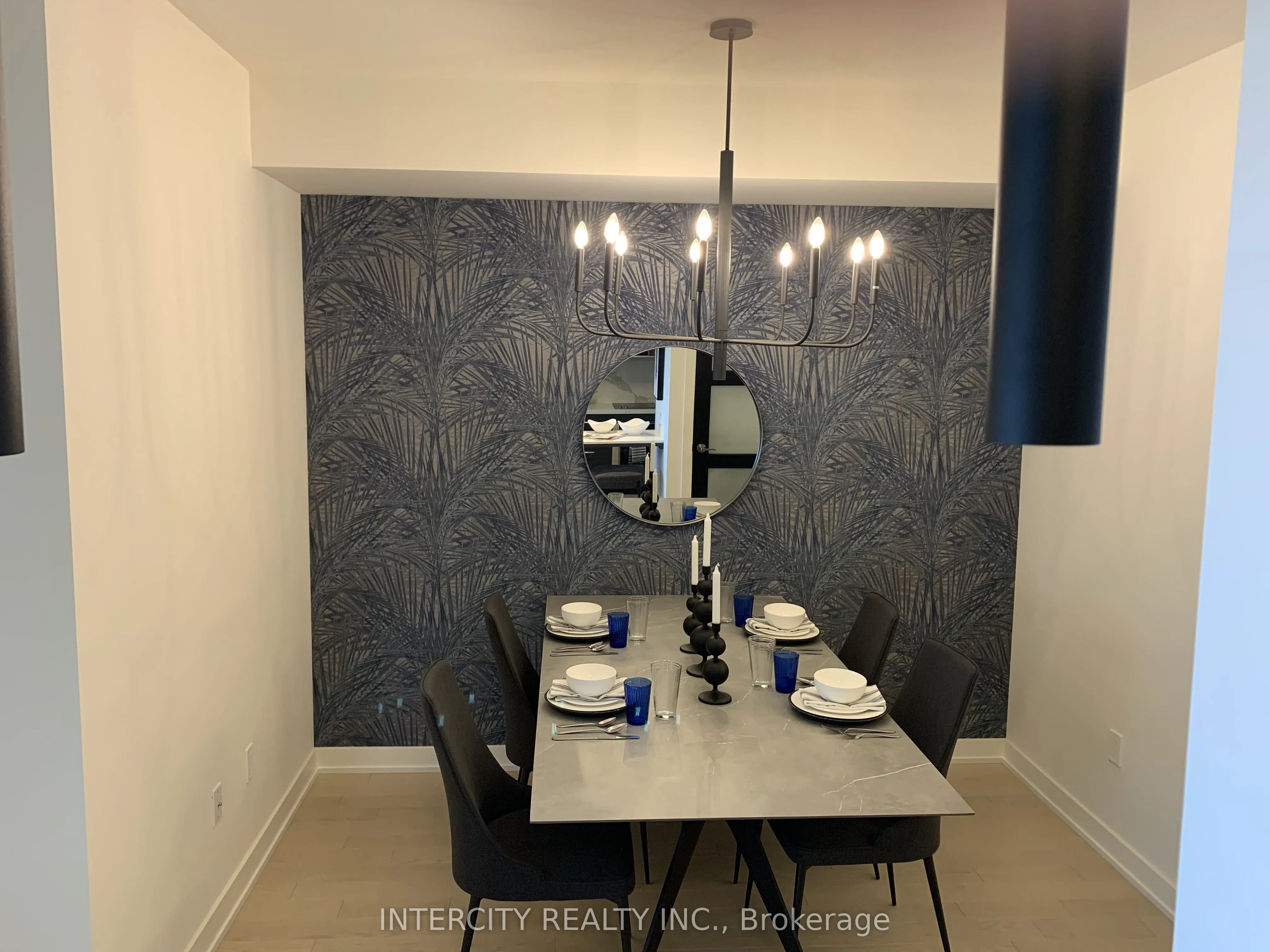 330 Richmond Street W, #2516