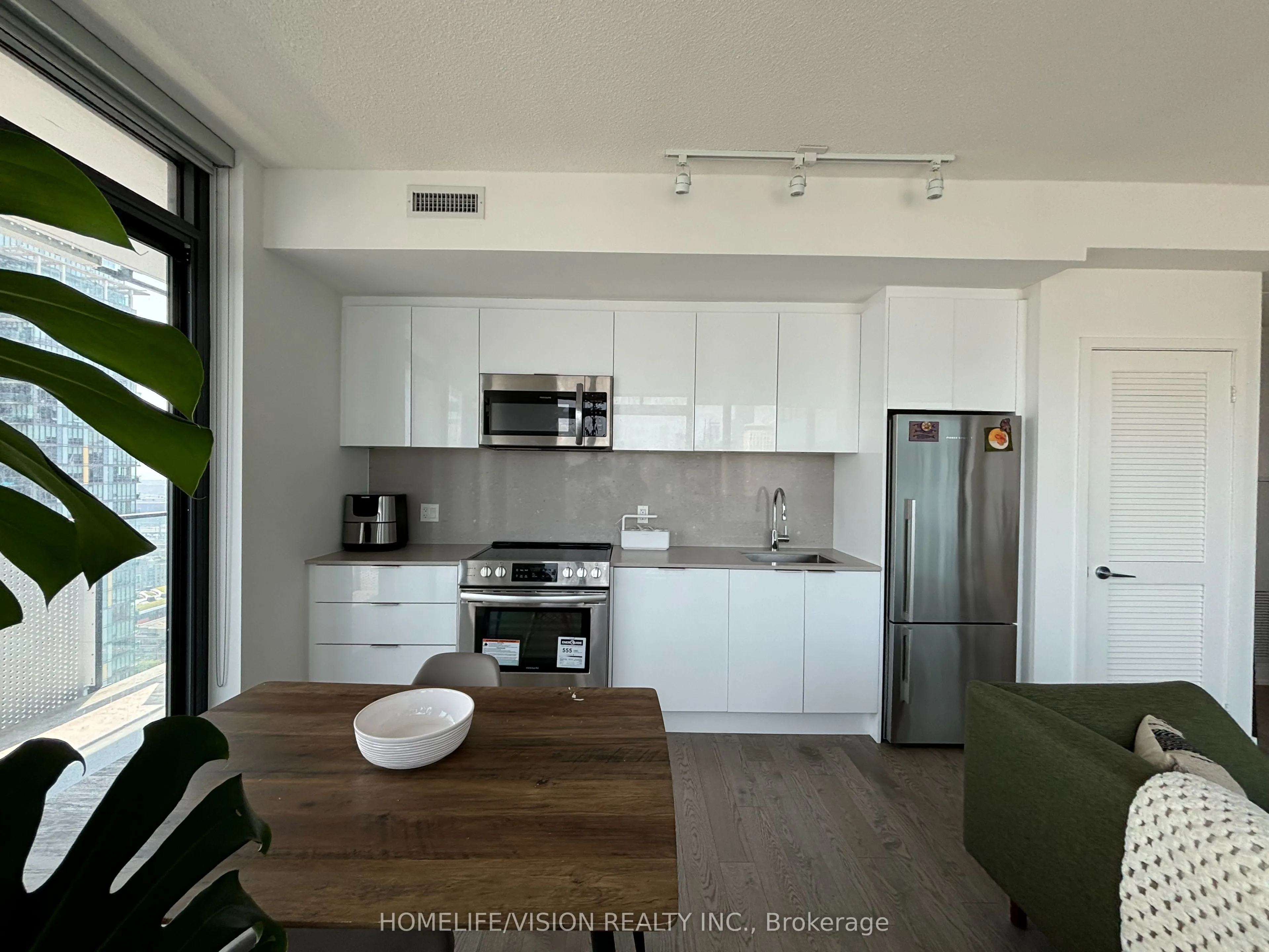 25 Richmond Street, #3302