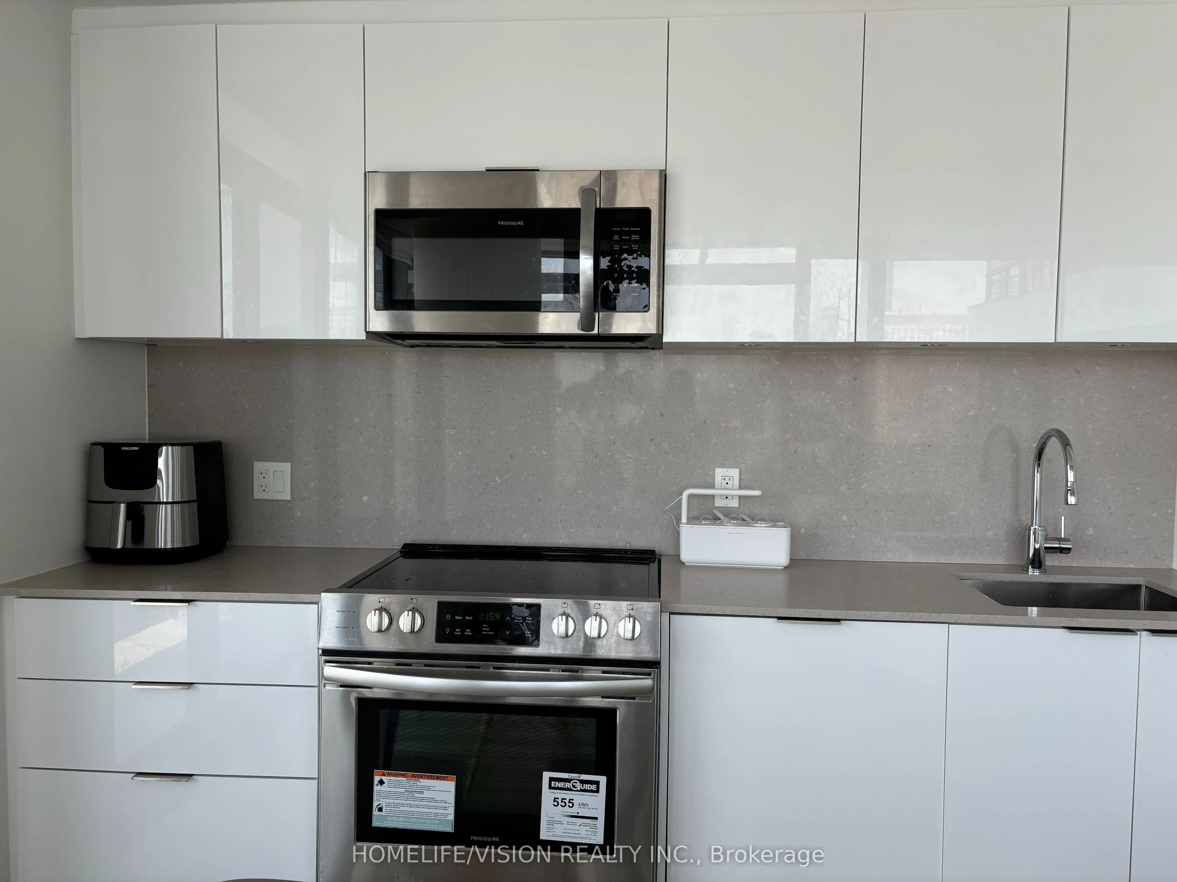 25 Richmond Street, #3302