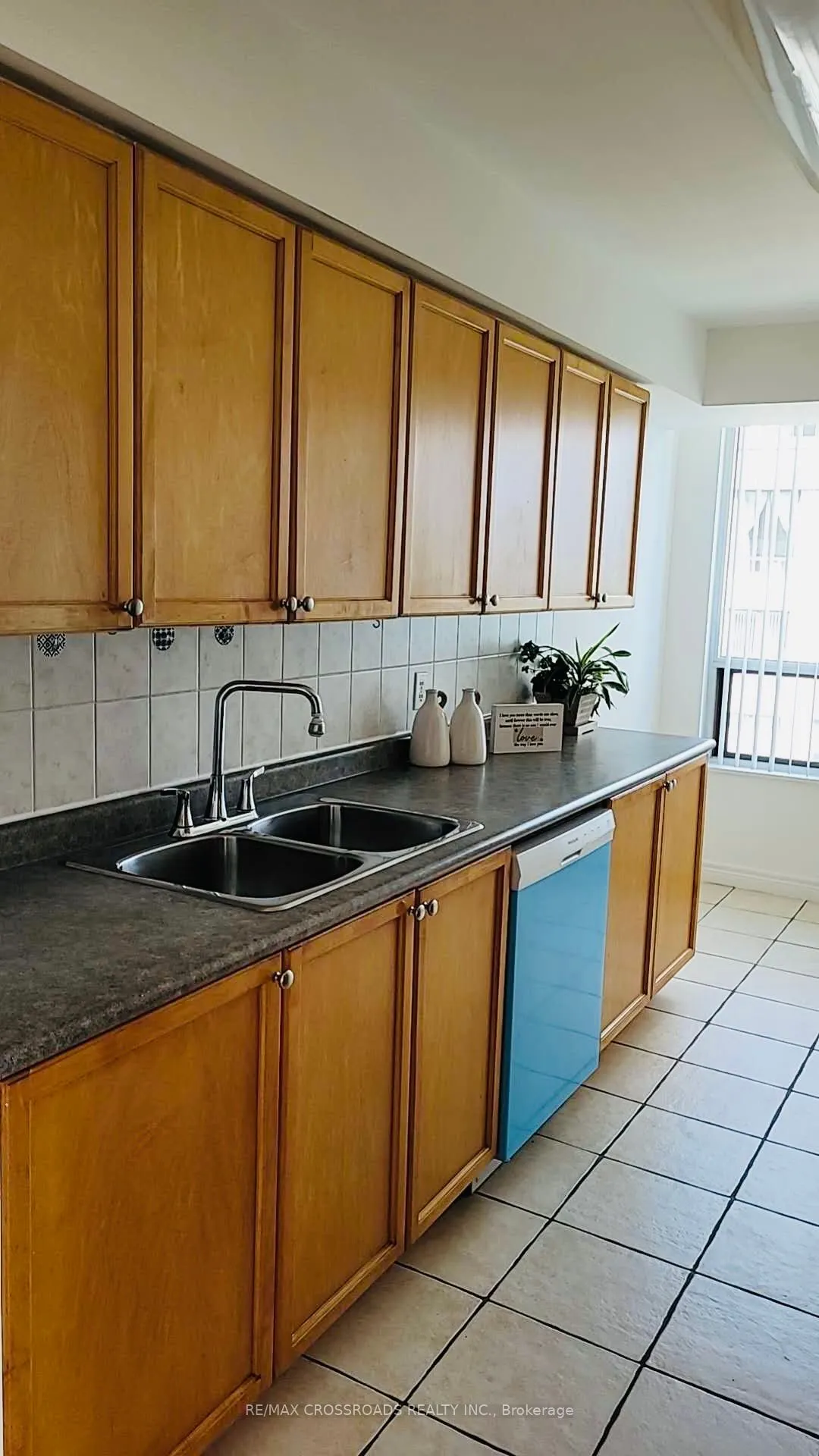 18 Parkview Avenue, #2106