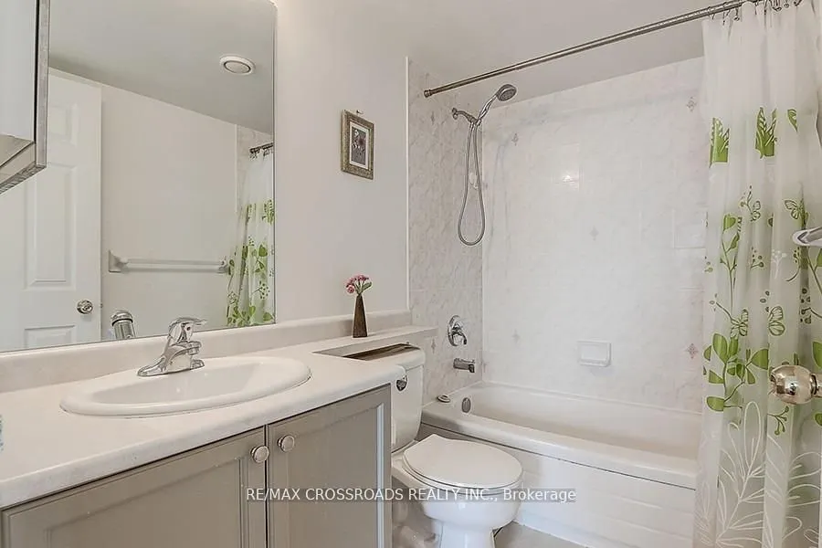 18 Parkview Avenue, #2106