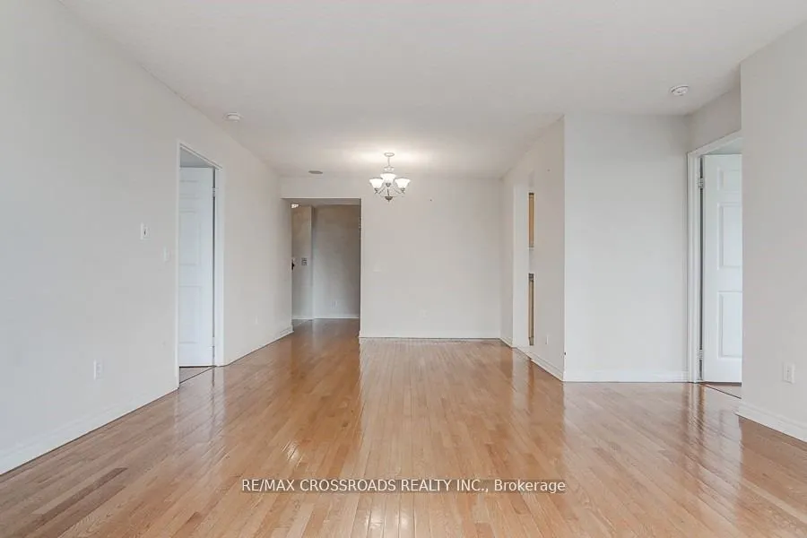 18 Parkview Avenue, #2106