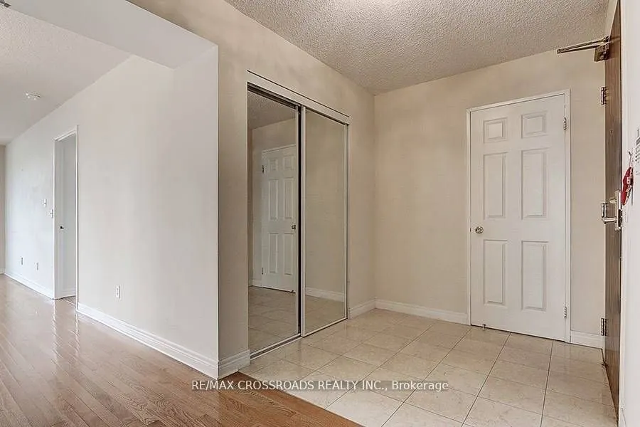 18 Parkview Avenue, #2106