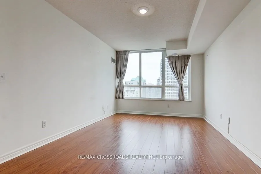 18 Parkview Avenue, #2106