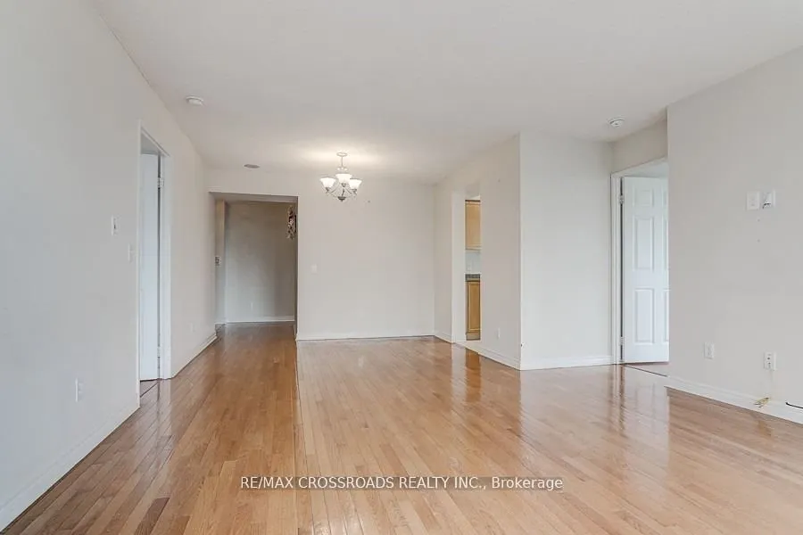 18 Parkview Avenue, #2106